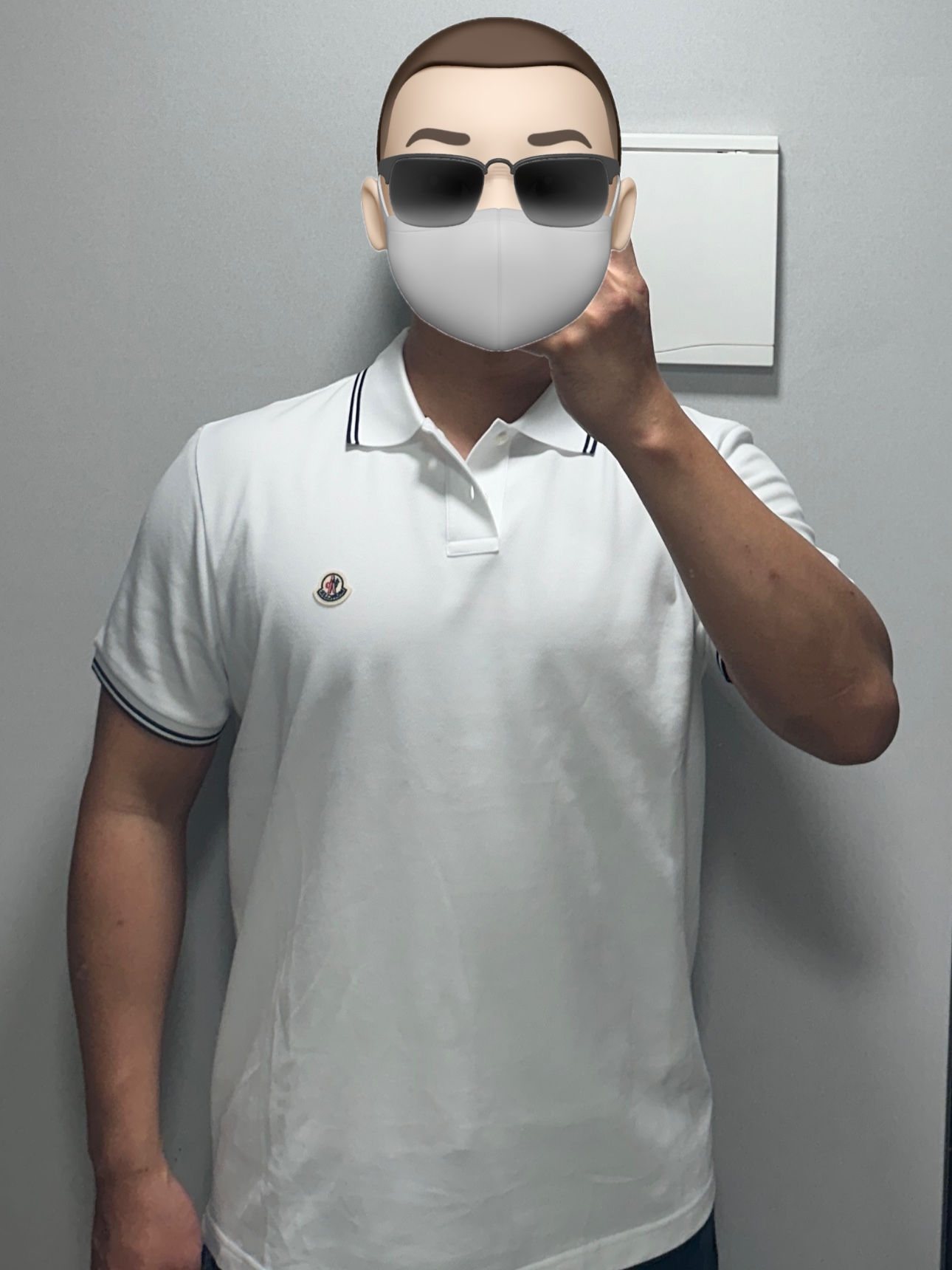 Moncler Logo Patch Polo Shirt Optical White - 24SS 착용 스타일