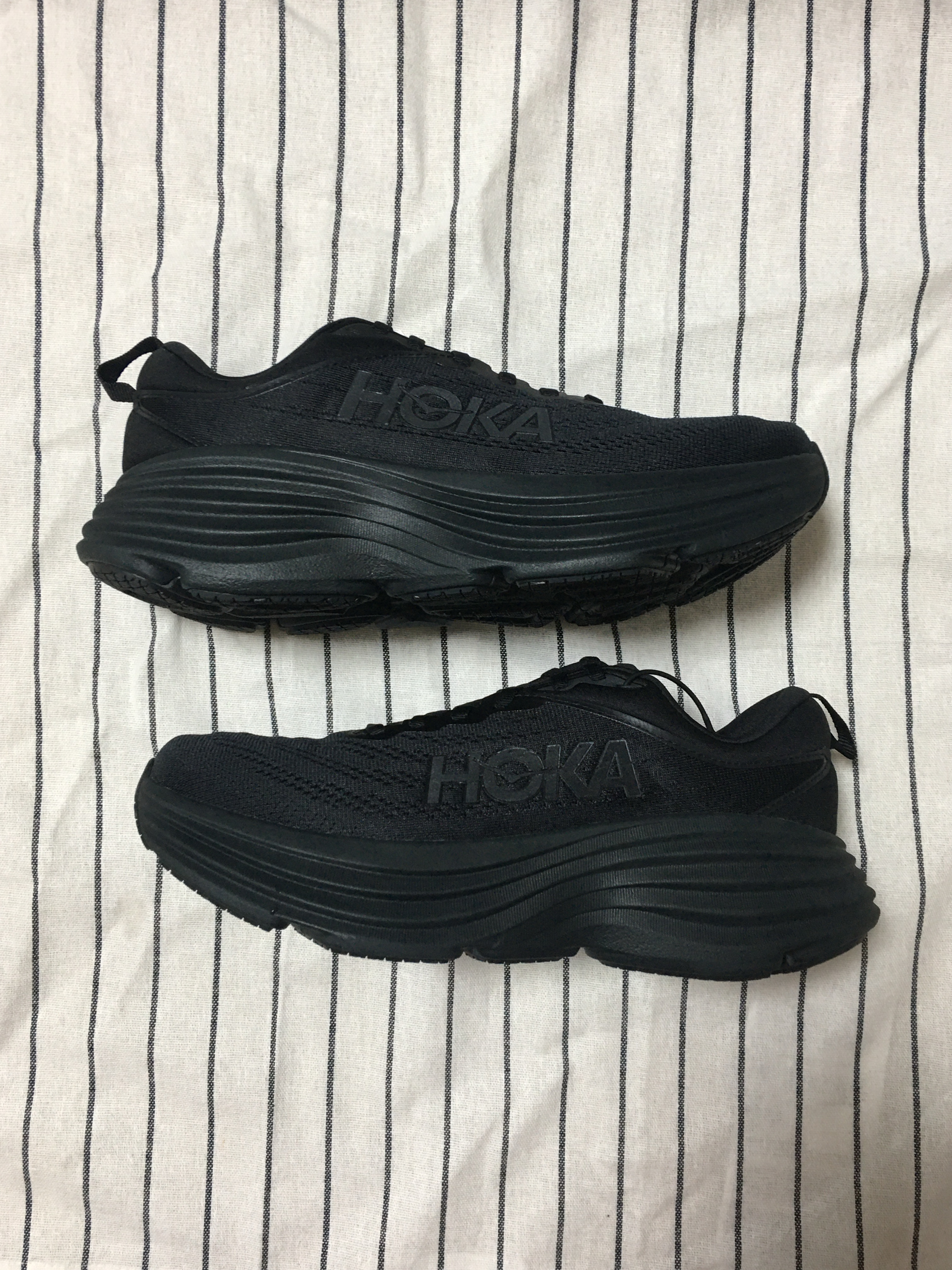 Hoka Bondi 8 Black - Wide 착용 스타일 - 2