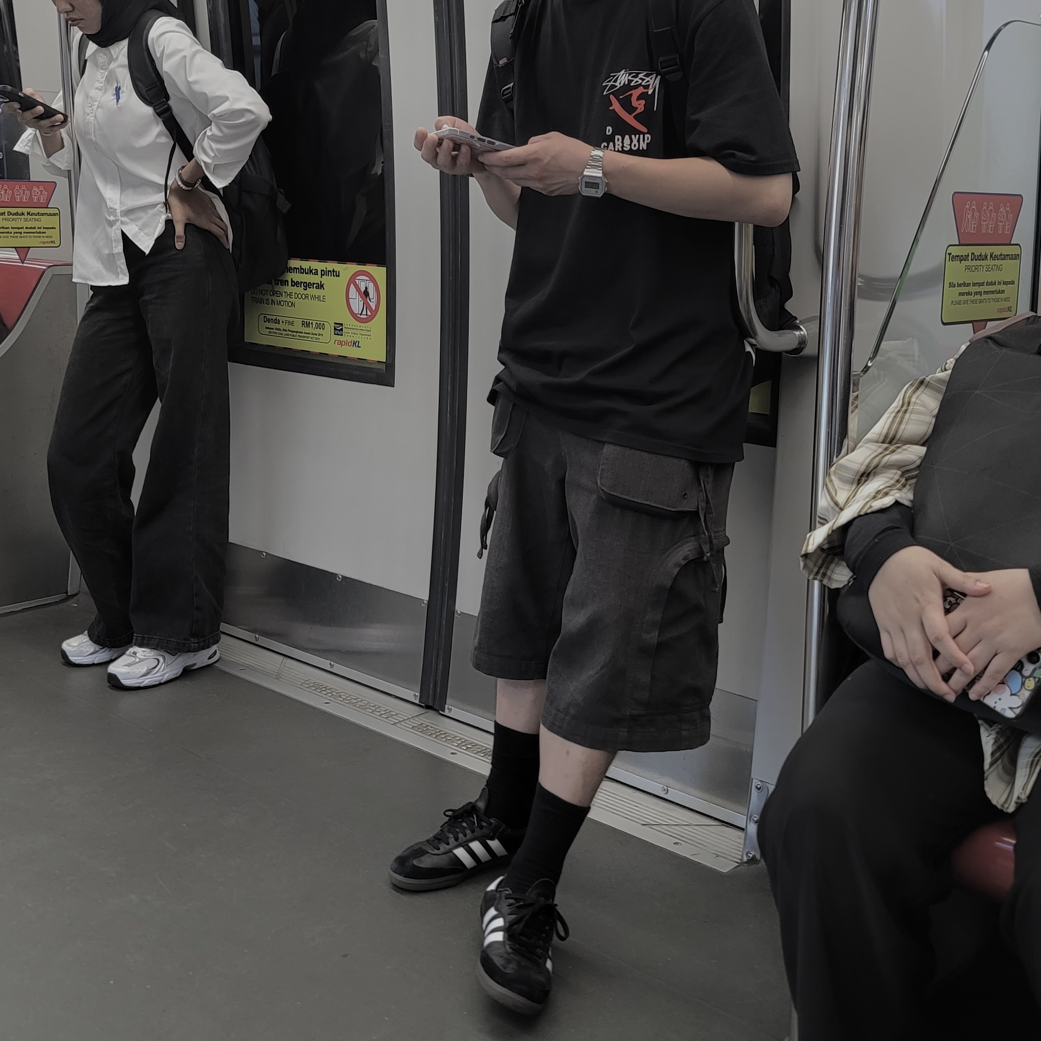Supreme Backpack Black - 19FW, Stussy David Carson Do Your Thang T-Shirt Black 착용 스타일 - 3