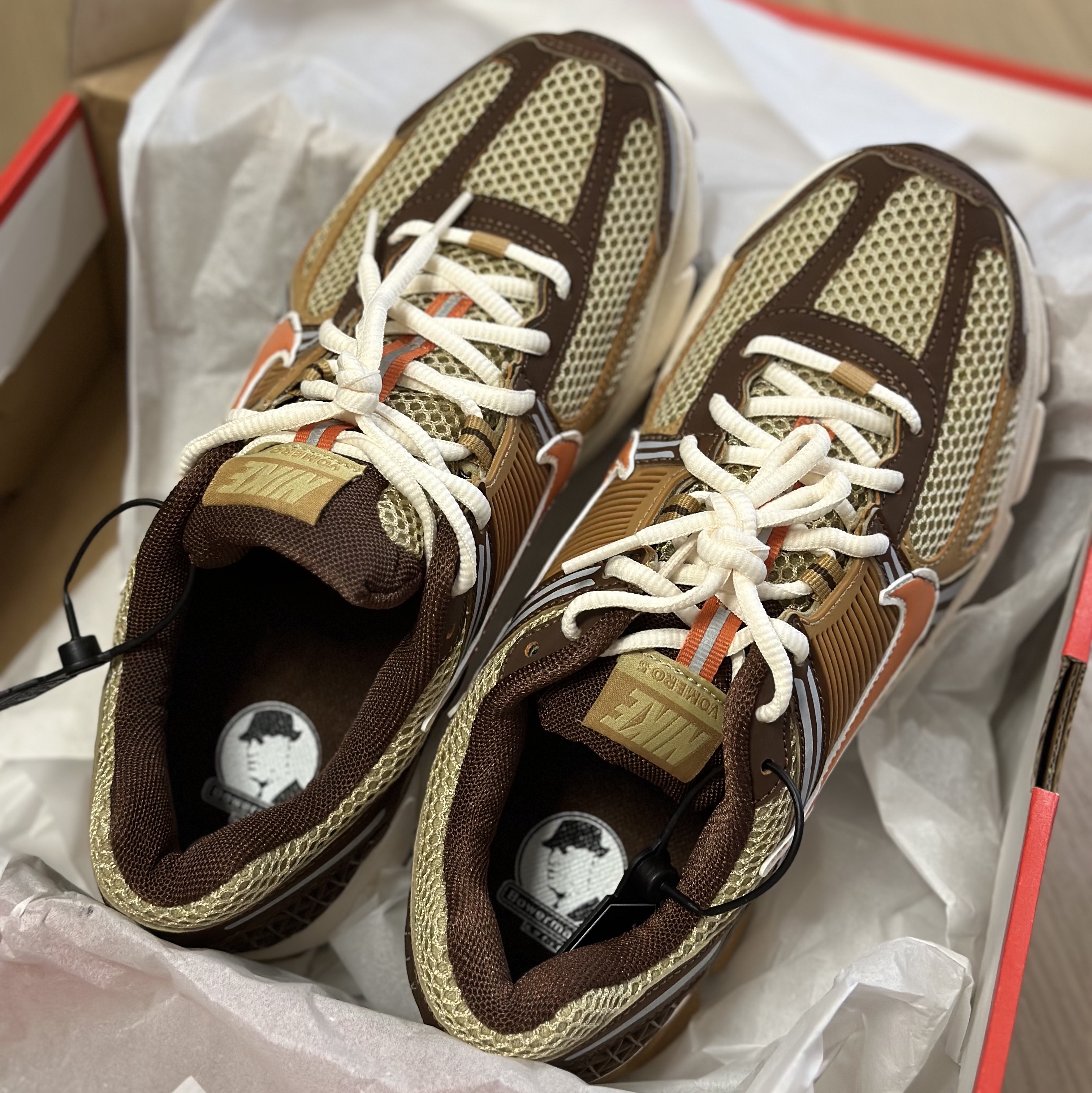 Nike Zoom Vomero 5 Wheat Grass and Cacao Wow 착용 스타일