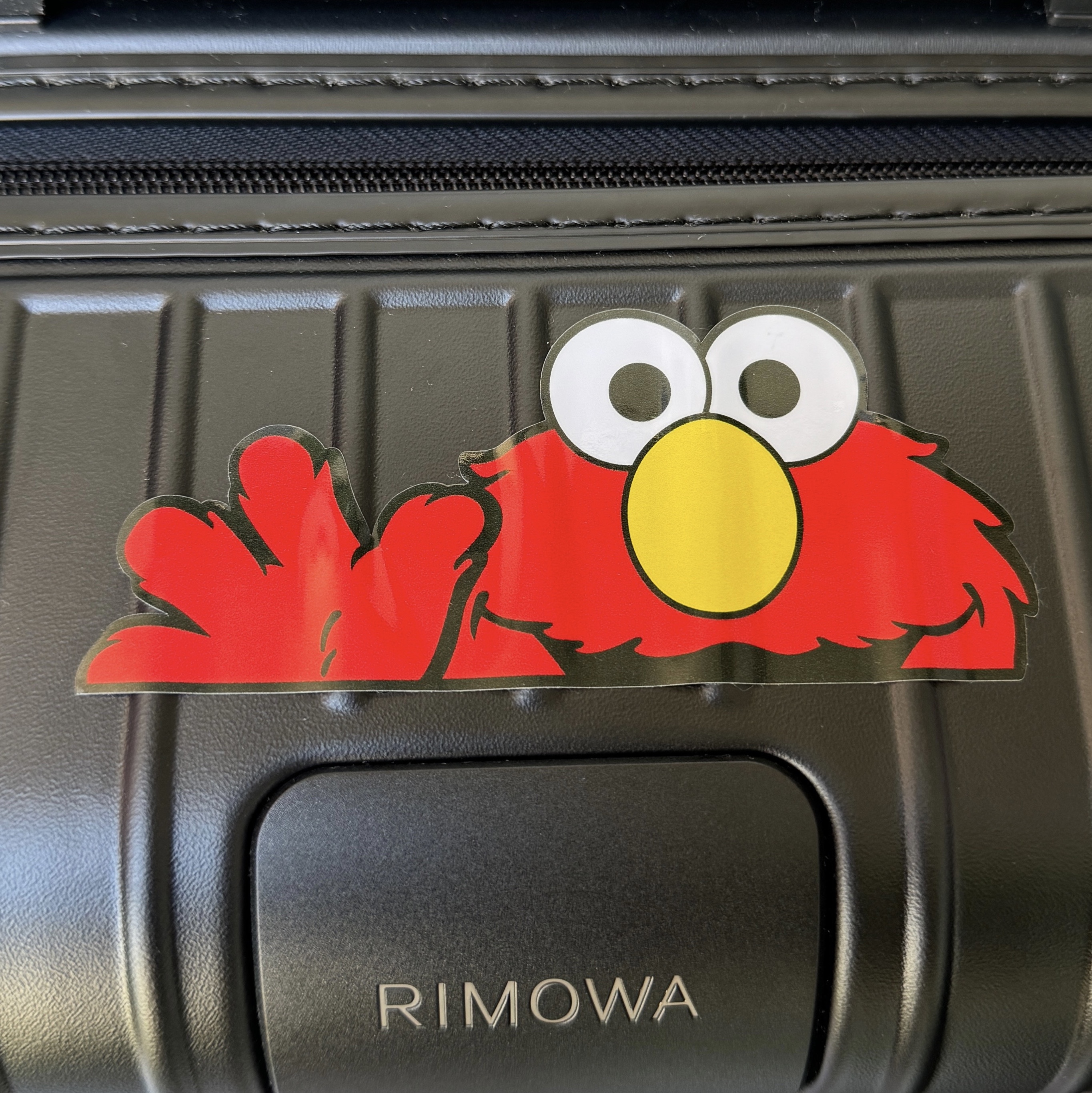 Rimowa Essential Trunk Plus Polycarbonate Matte Black 착용 스타일 - 2
