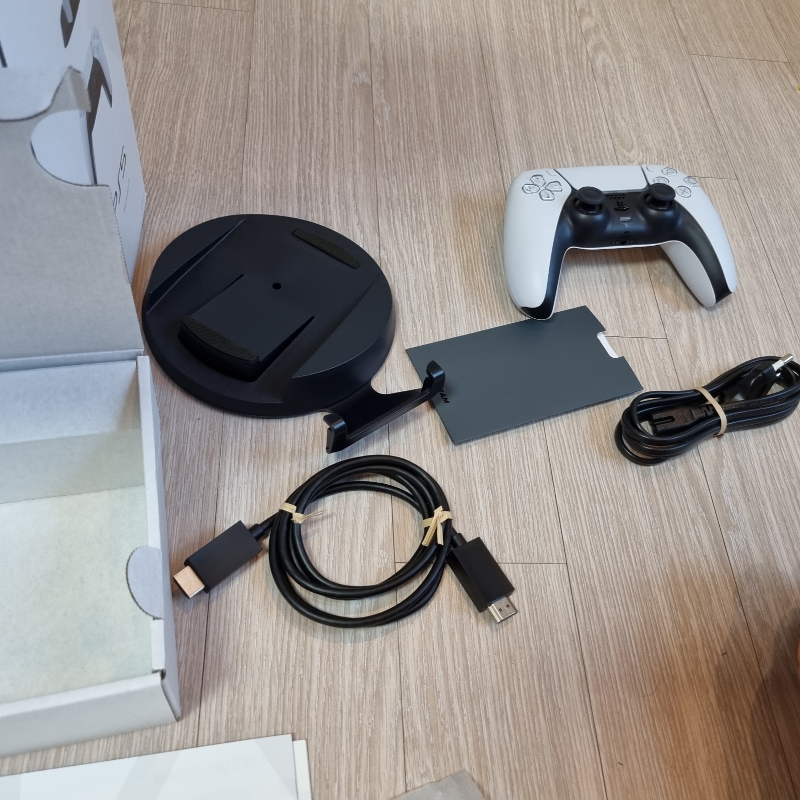 Playstation 5 Blu-ray Edition (SIEK 220V) 착용 스타일 - 2