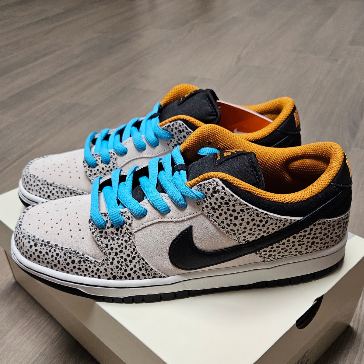 Nike SB Dunk Low Pro Electric Phantom and Black 착용 스타일 - 1