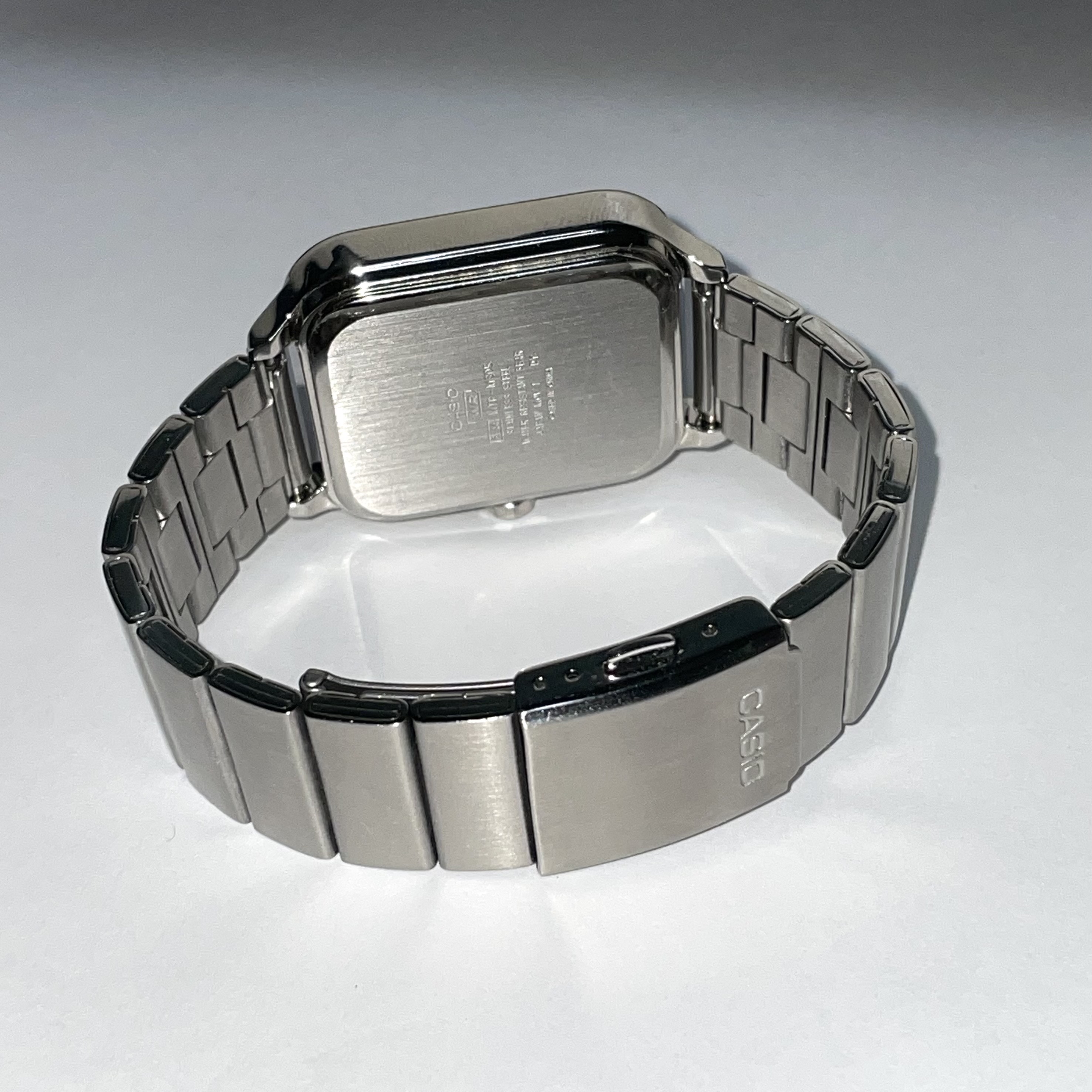Casio MTP-M305D-1AV 착용 스타일 - 2