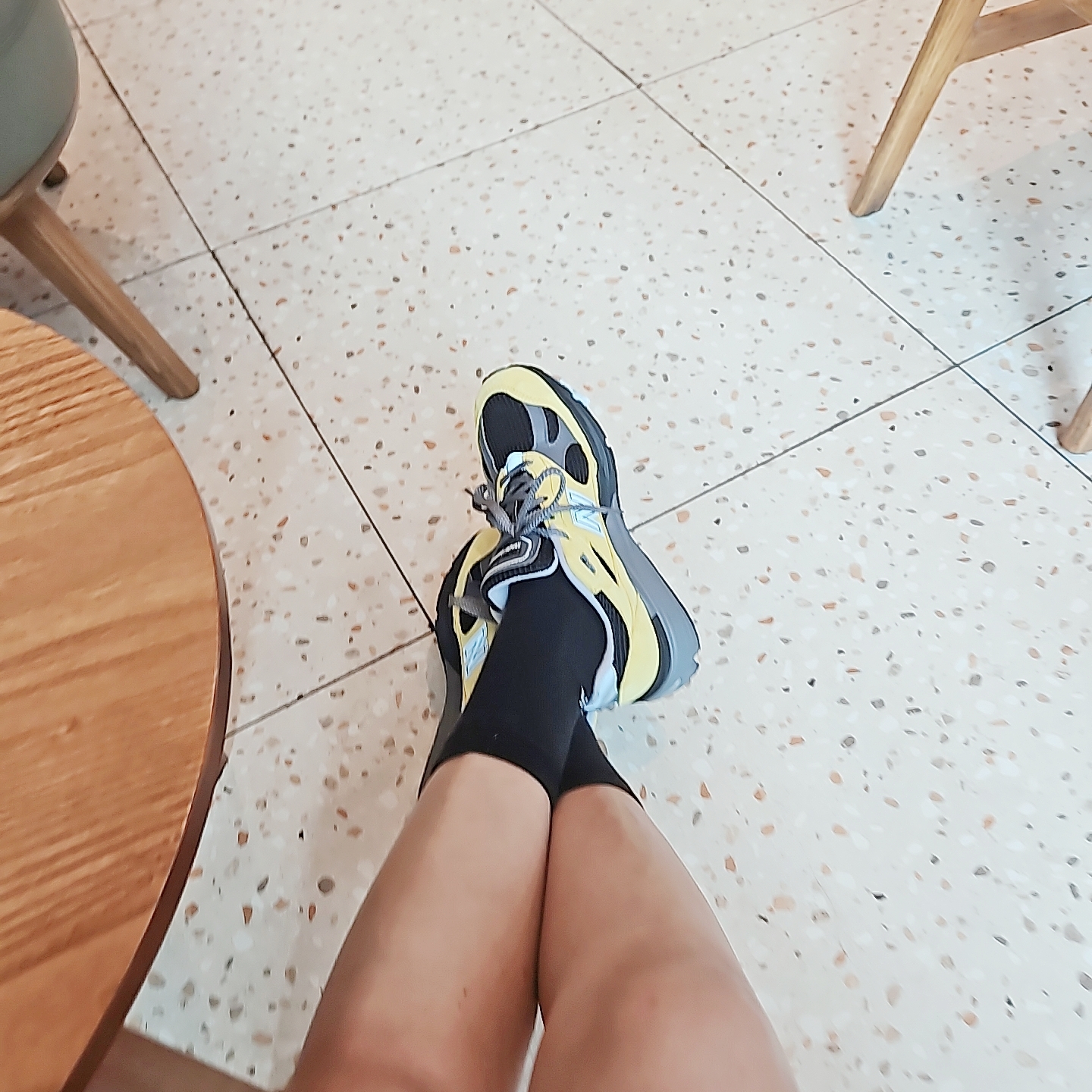 New Balance 991v2 Made in UK Yellow Black - Casestudy Exclusive, Supreme Loose Fit S/S Denim Painter Shirt Washed Blue - 24SS 착용 스타일 - 5