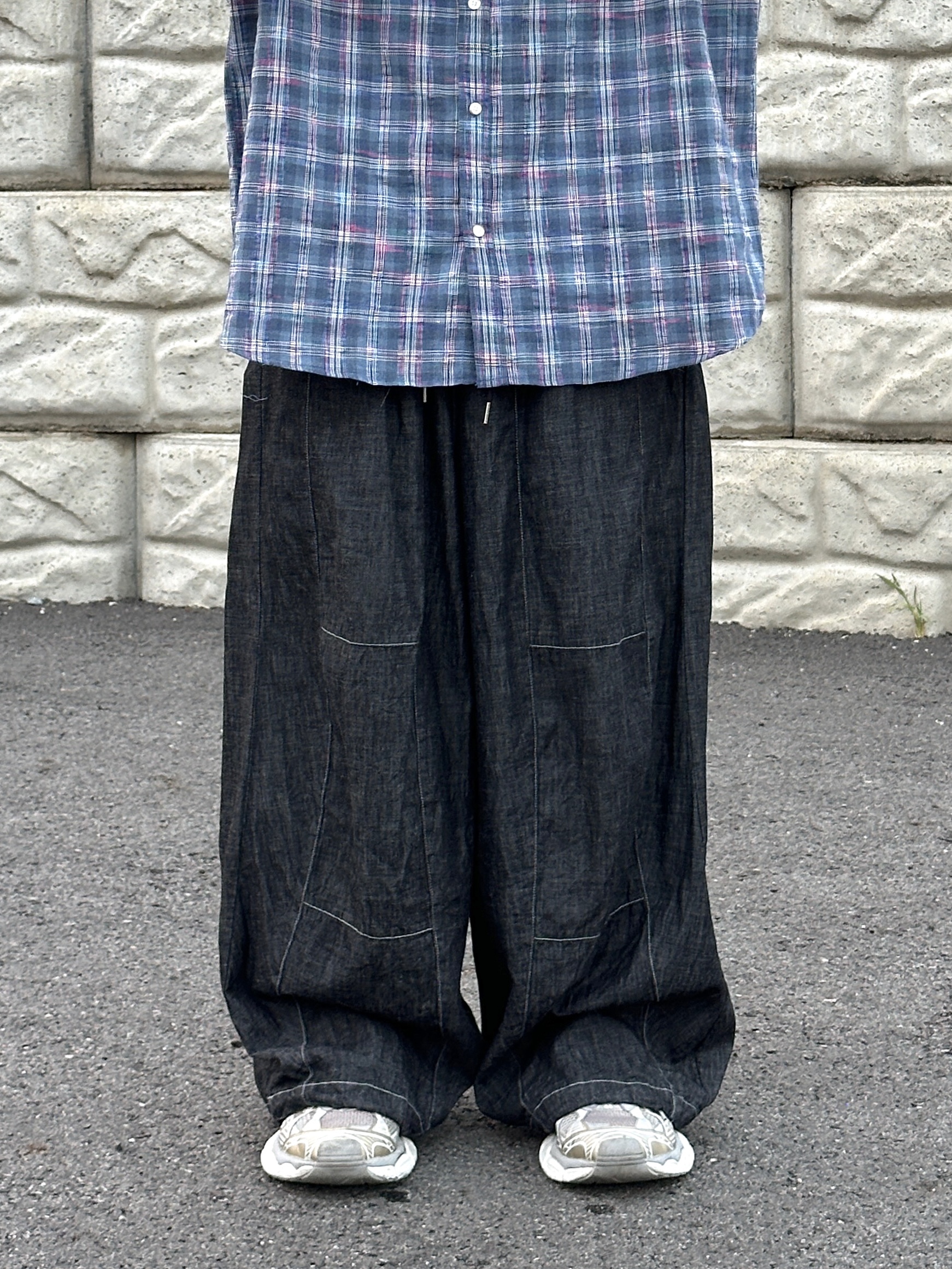 Balenciaga 3XL Sneakers Light Beige 착용 스타일 - 4