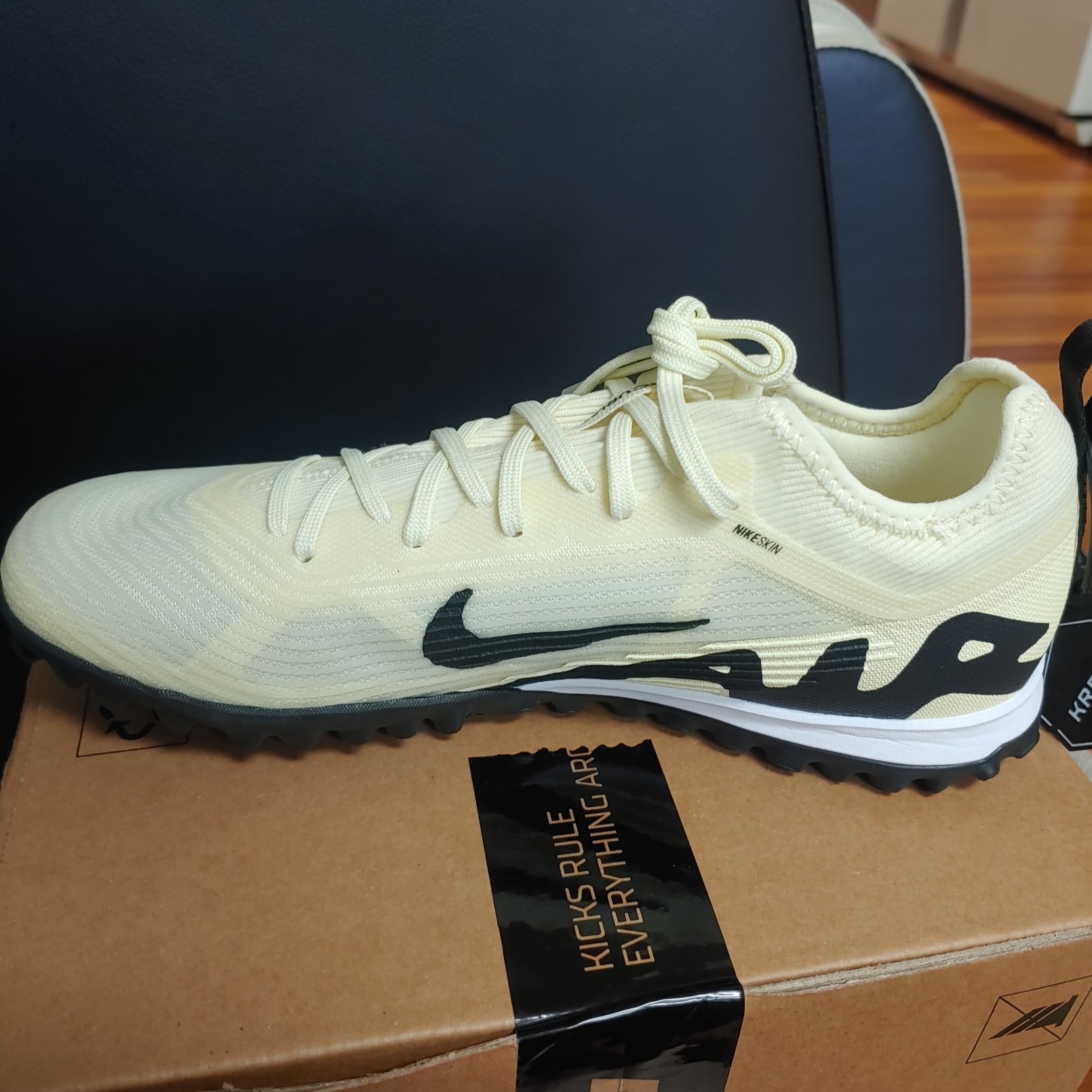 Nike Zoom Mercurial Vapor 15 Pro TF Lemonade Black 착용 스타일 - 2