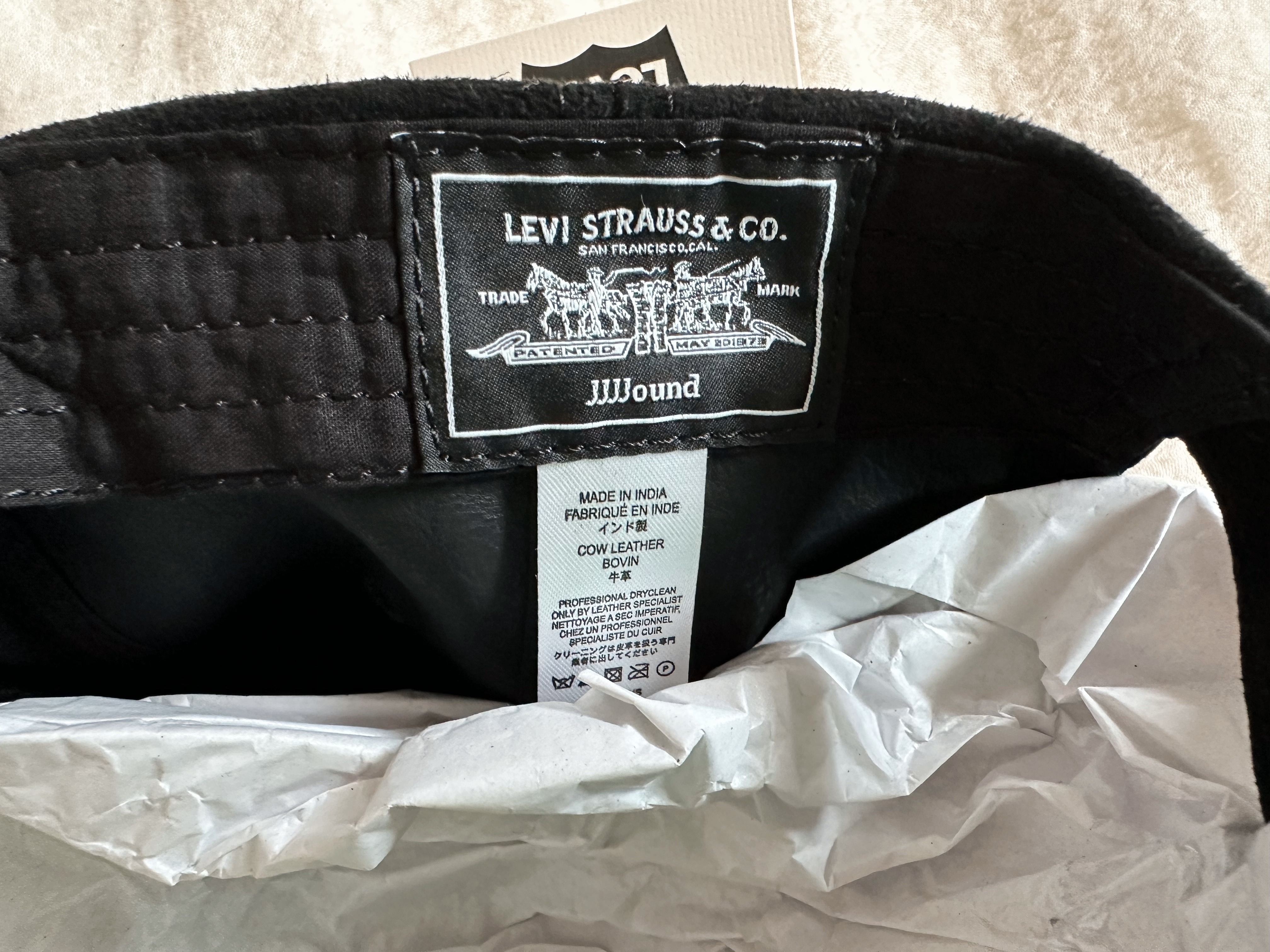 Levi's x JJJJound Suede Cap Black 착용 스타일 - 6