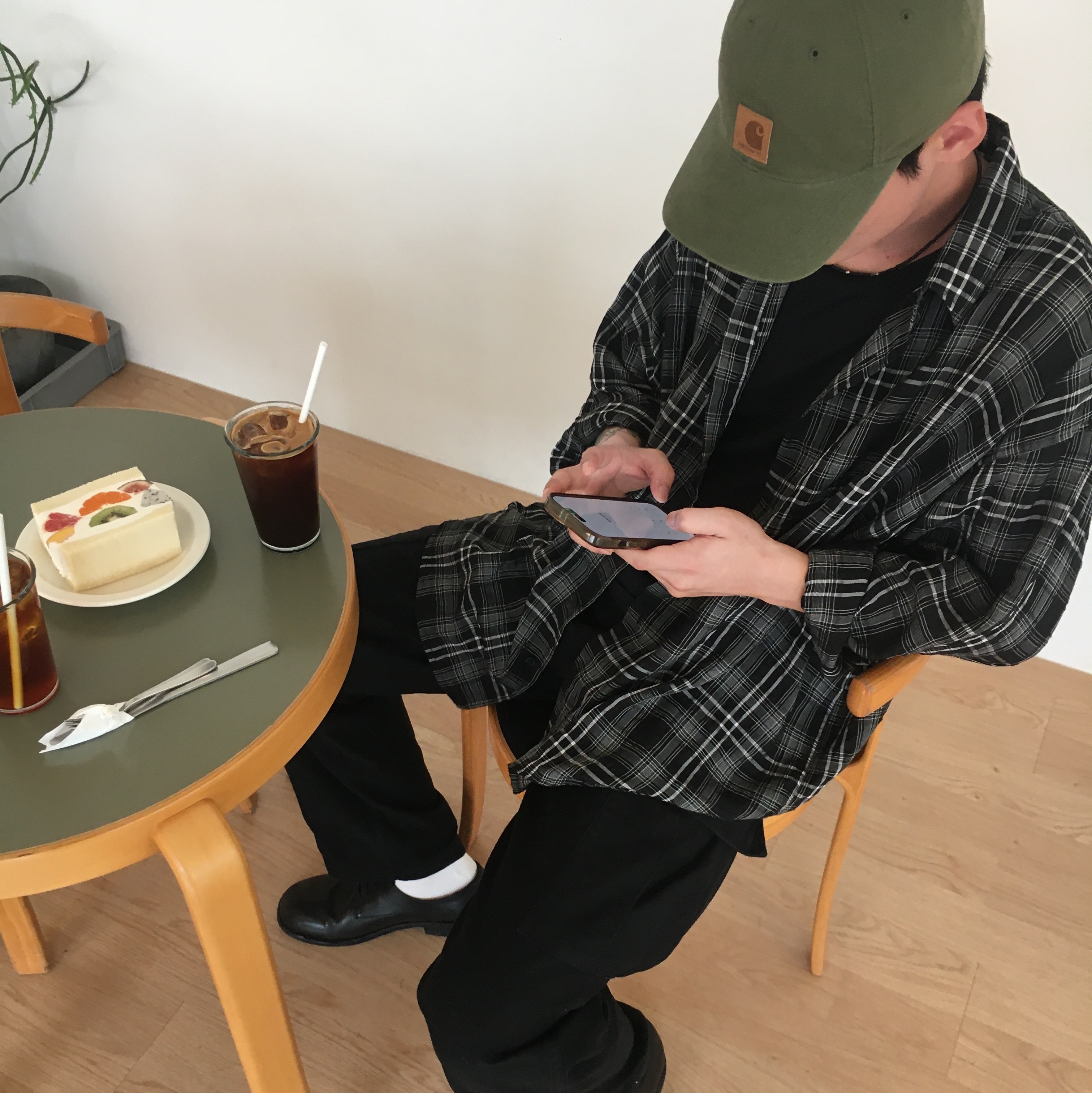 Carhartt Canvas Cap Army Green, Kinchi Shower - 808 (a) Black 착용 스타일