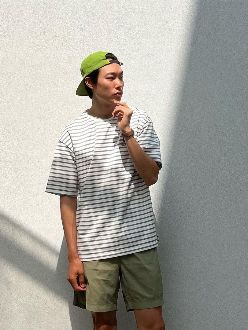 Fred Perry Stripe T-Shirt Uniform Green/Snow White/Light Ice, Maison Kitsune Tricolor Fox Patch Classic Marin T-Shirt Black 착용 스타일 - 4
