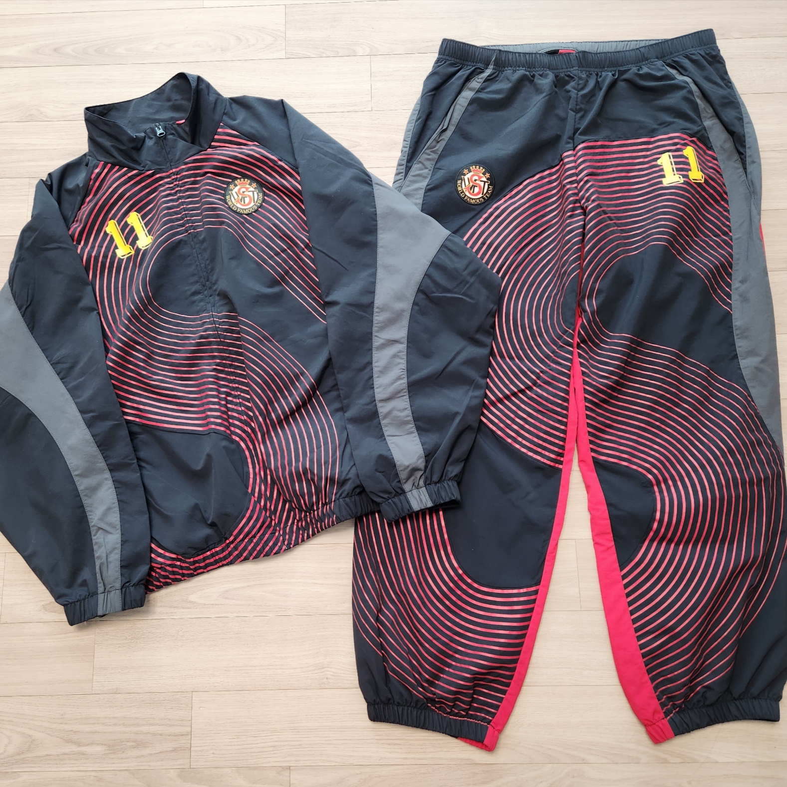 Supreme S Logo Track Jacket Black - 24FW, Supreme S Logo Track Pants Black - 24FW 착용 스타일 - 1