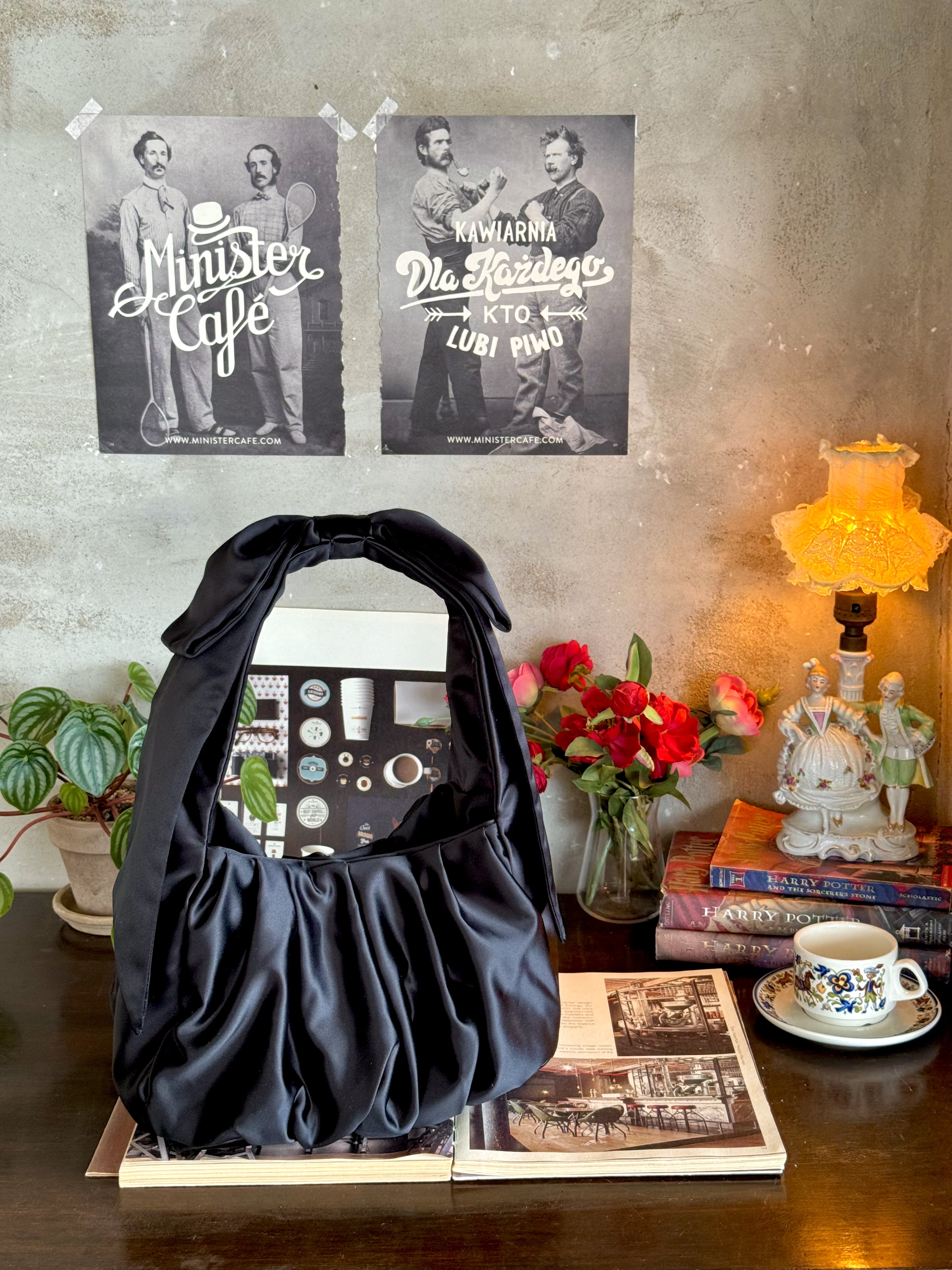 & Other Stories Large Satin Bow Bag Black, Nff Color Parts Ring Glitter White 착용 스타일 - 7