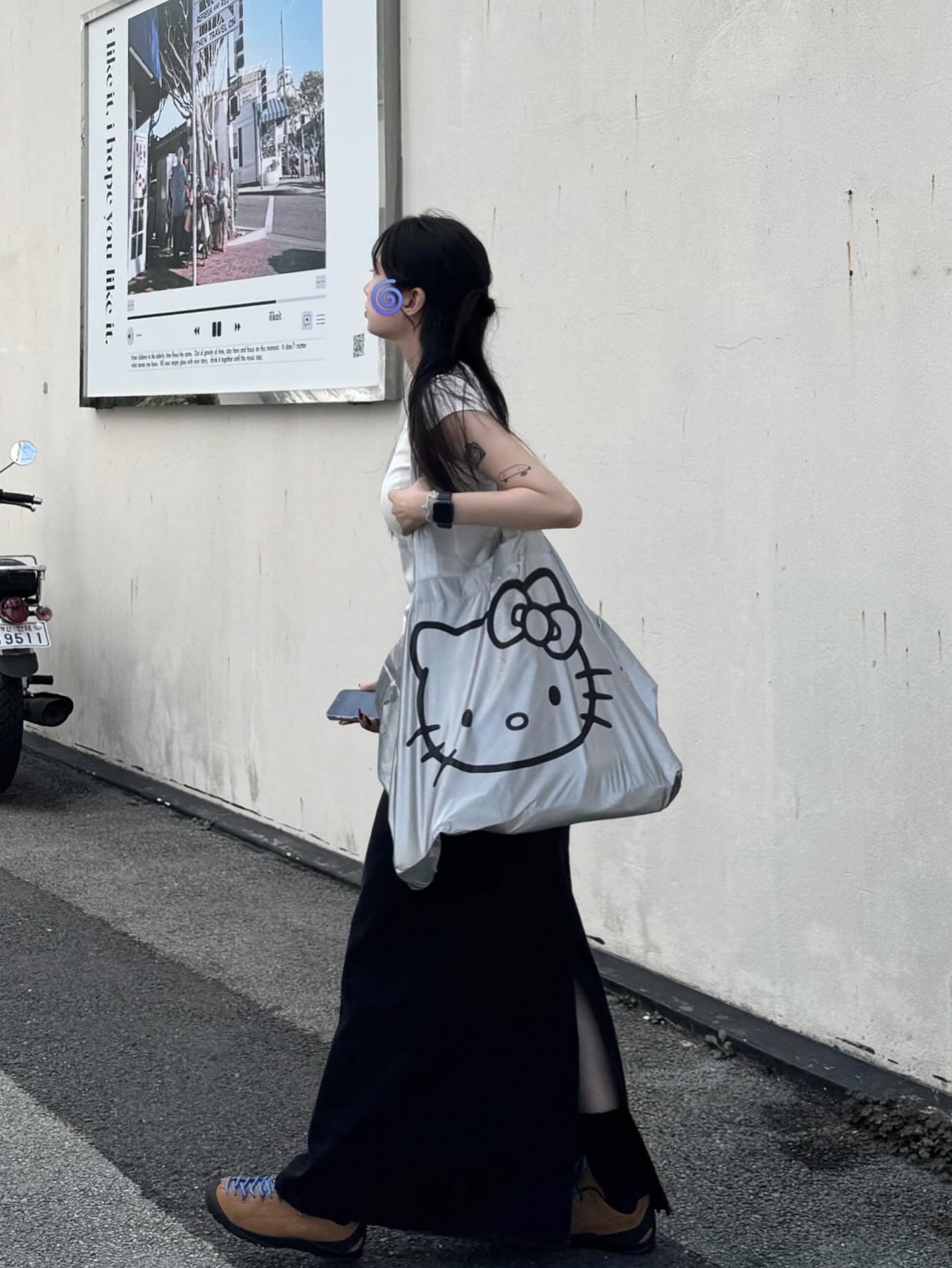 Keen Jasper Suede Sneakers Camel, Open Yy x Hello Kitty Shopper Tote Bag Silver 착용 스타일 - 1