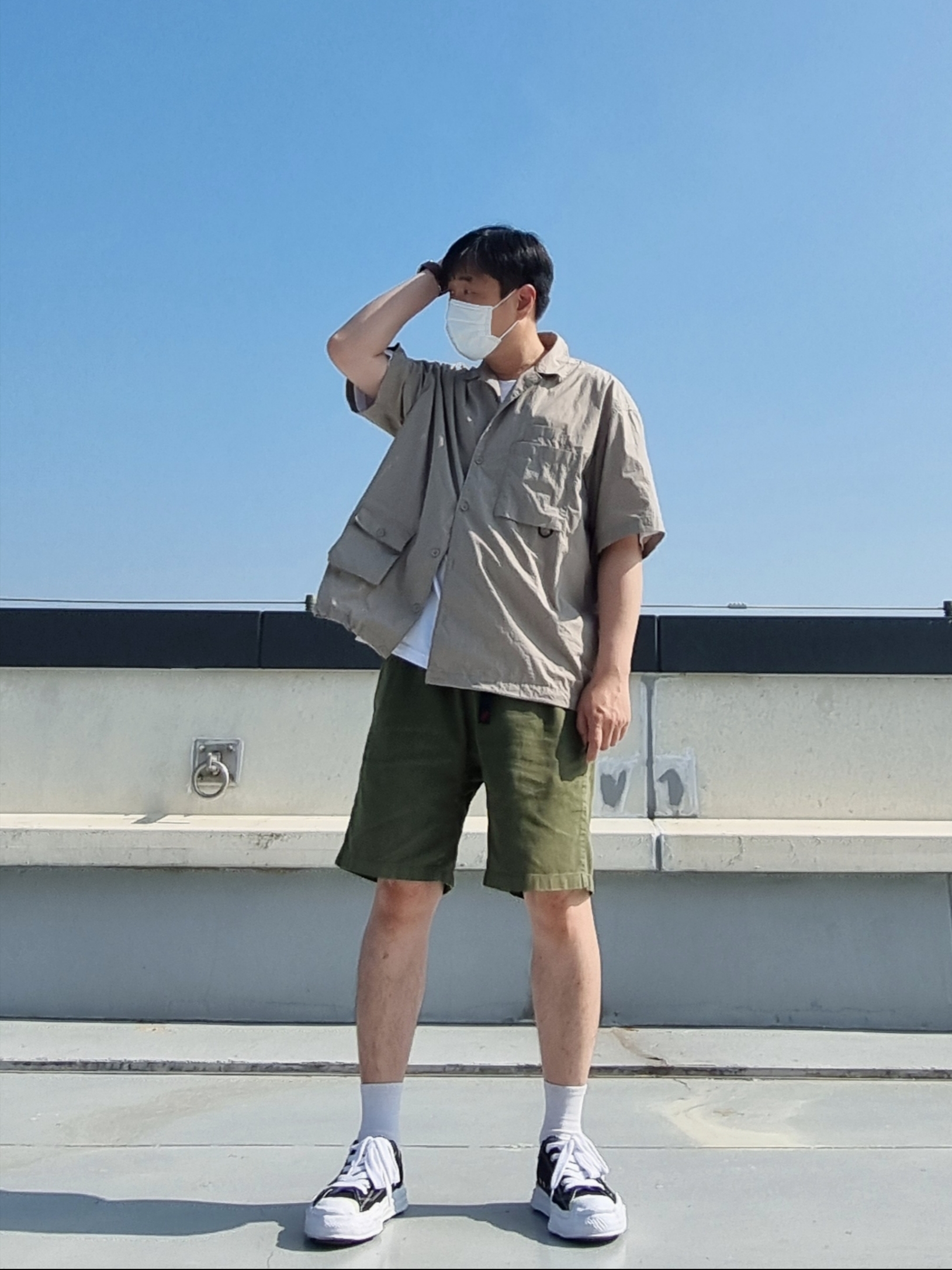 Maison Mihara Yasuhiro Hank OG Sole Canvas Low-top Sneakers Black 착용 스타일 - 1
