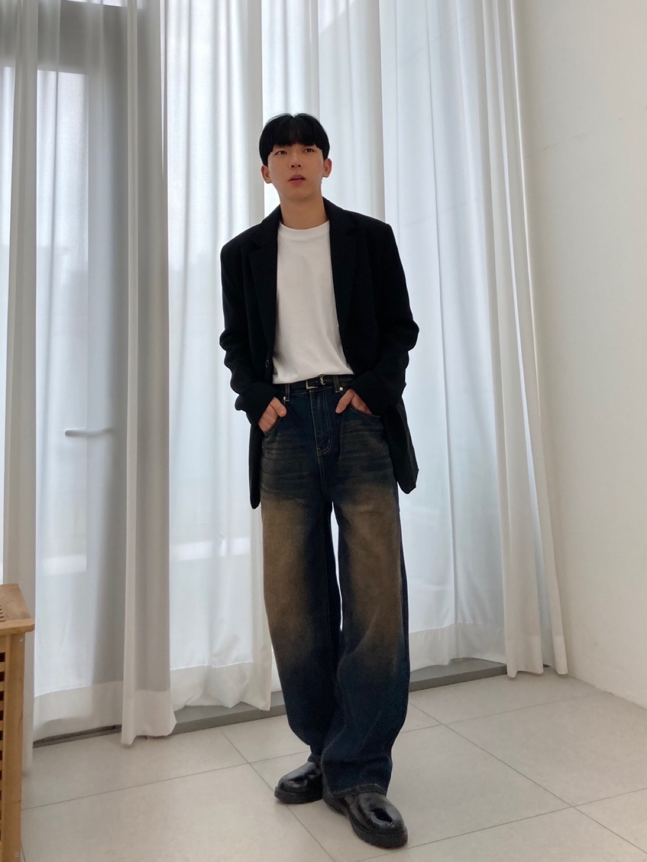Saint Laurent Smooth Leather Cassandre Thin Belt Black 착용 스타일 - 2