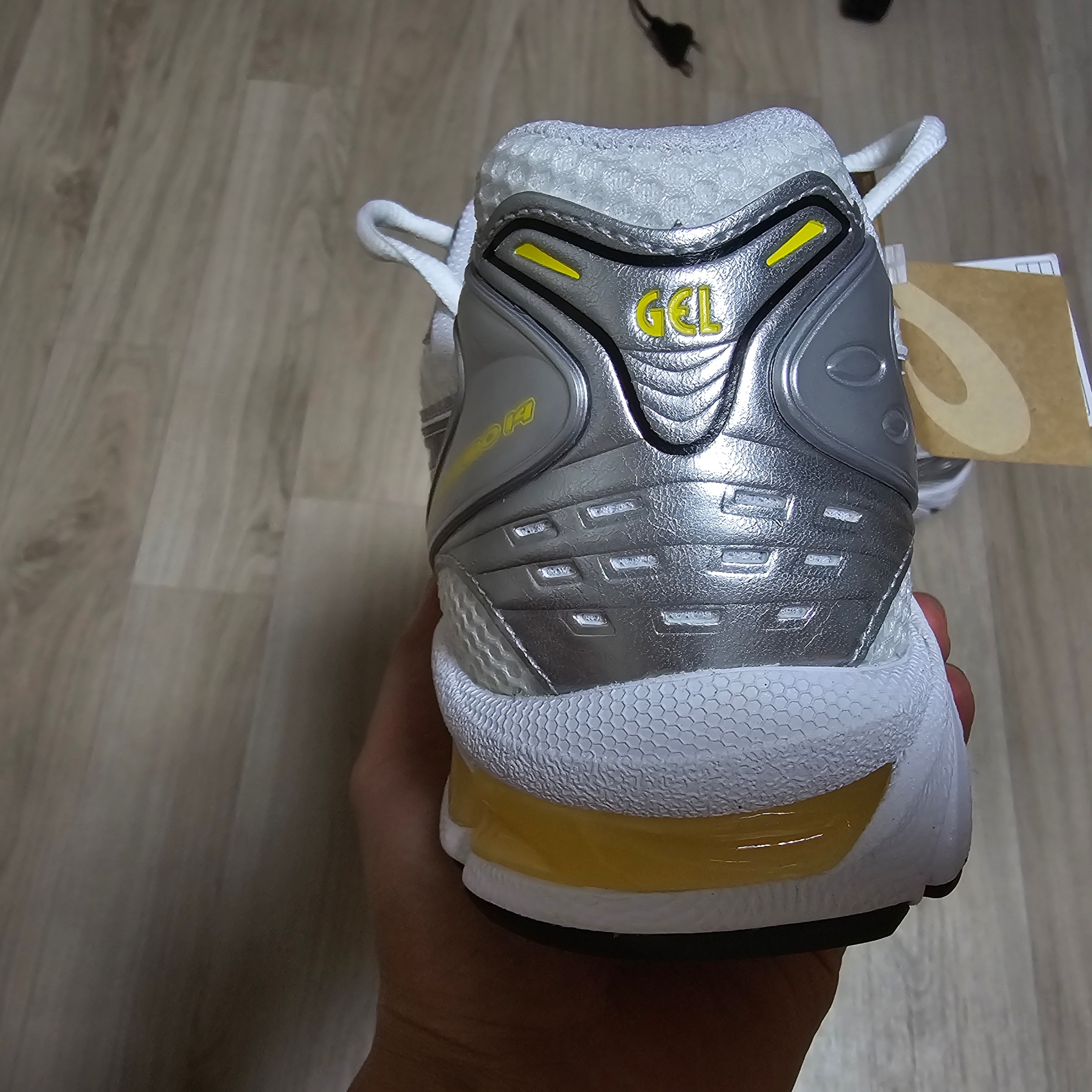 Asics Gel-Kayano 14 White Tai Chi Yellow 착용 스타일 - 3