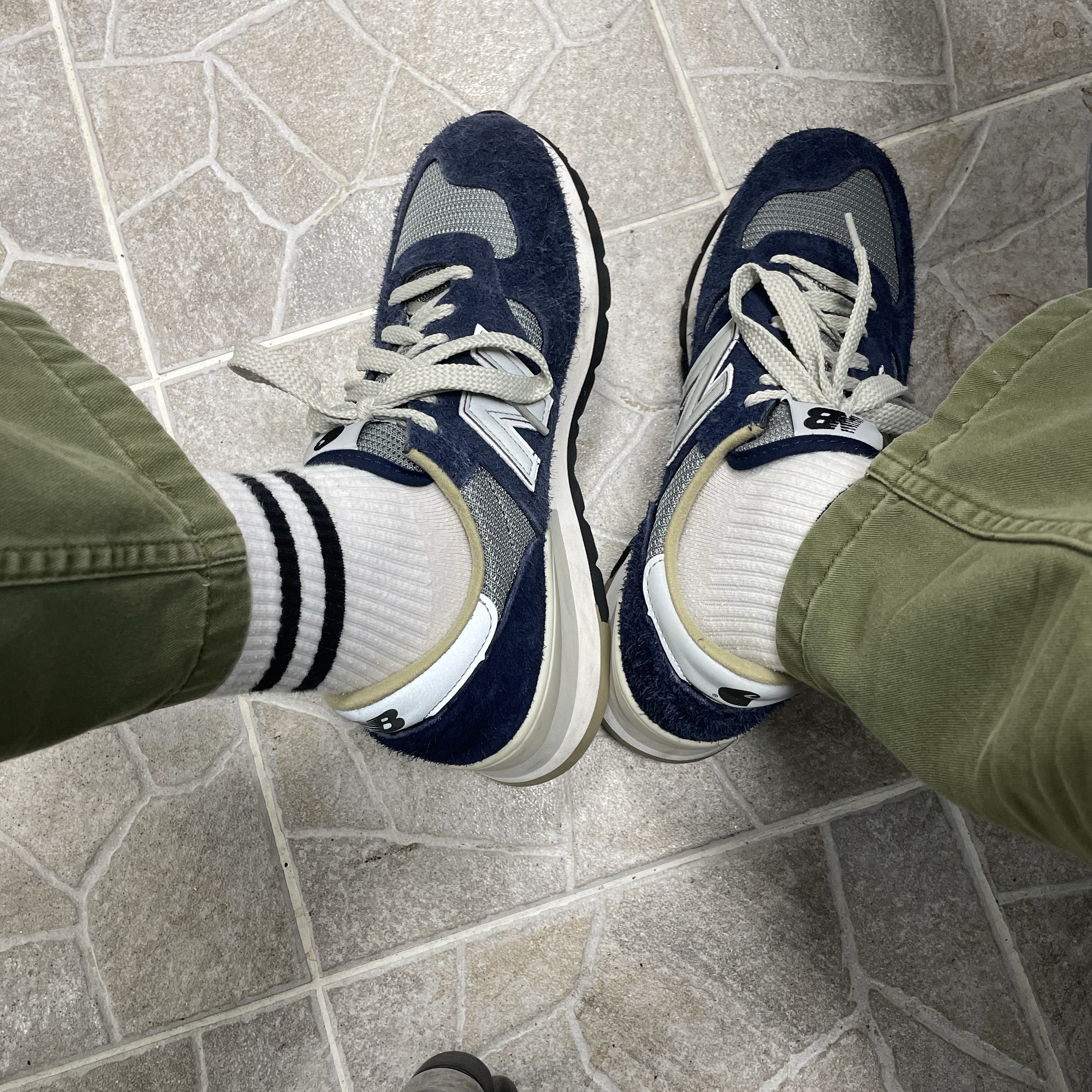 New Balance x Carhartt WIP 990v1 Made in USA Sculpture Center 착용 스타일