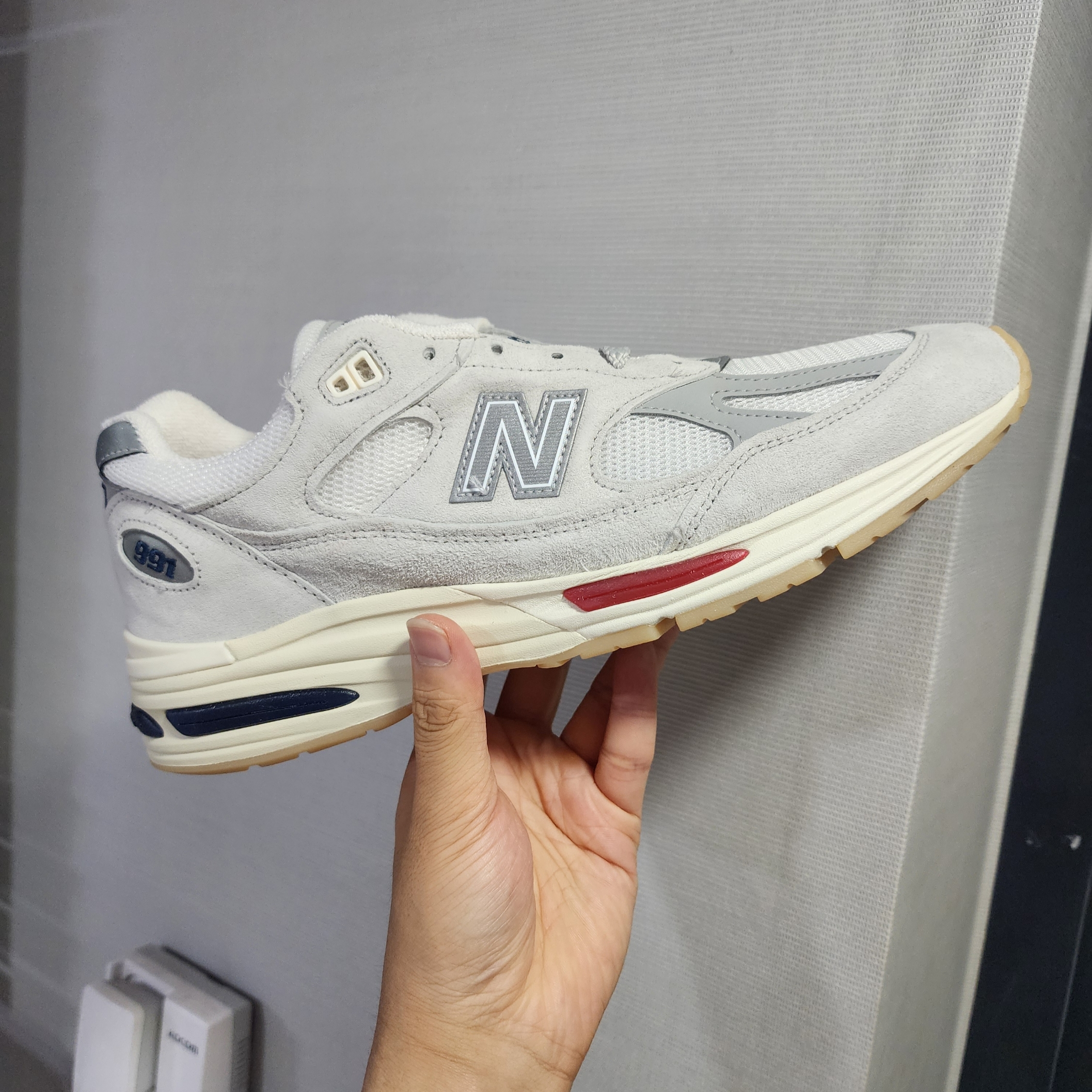 New Balance 991v2 Made in UK Off White Blanc De Blanc 착용 스타일