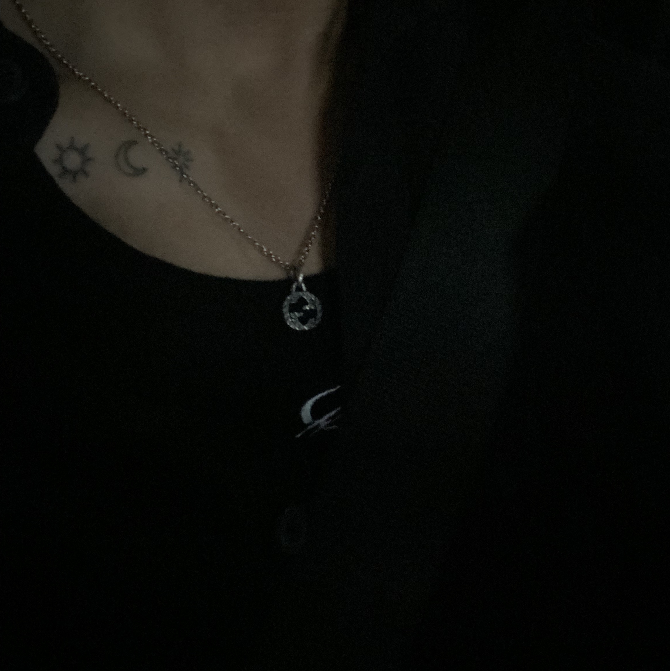 Gucci Interlocking G Pendant Necklace Silver 착용 스타일