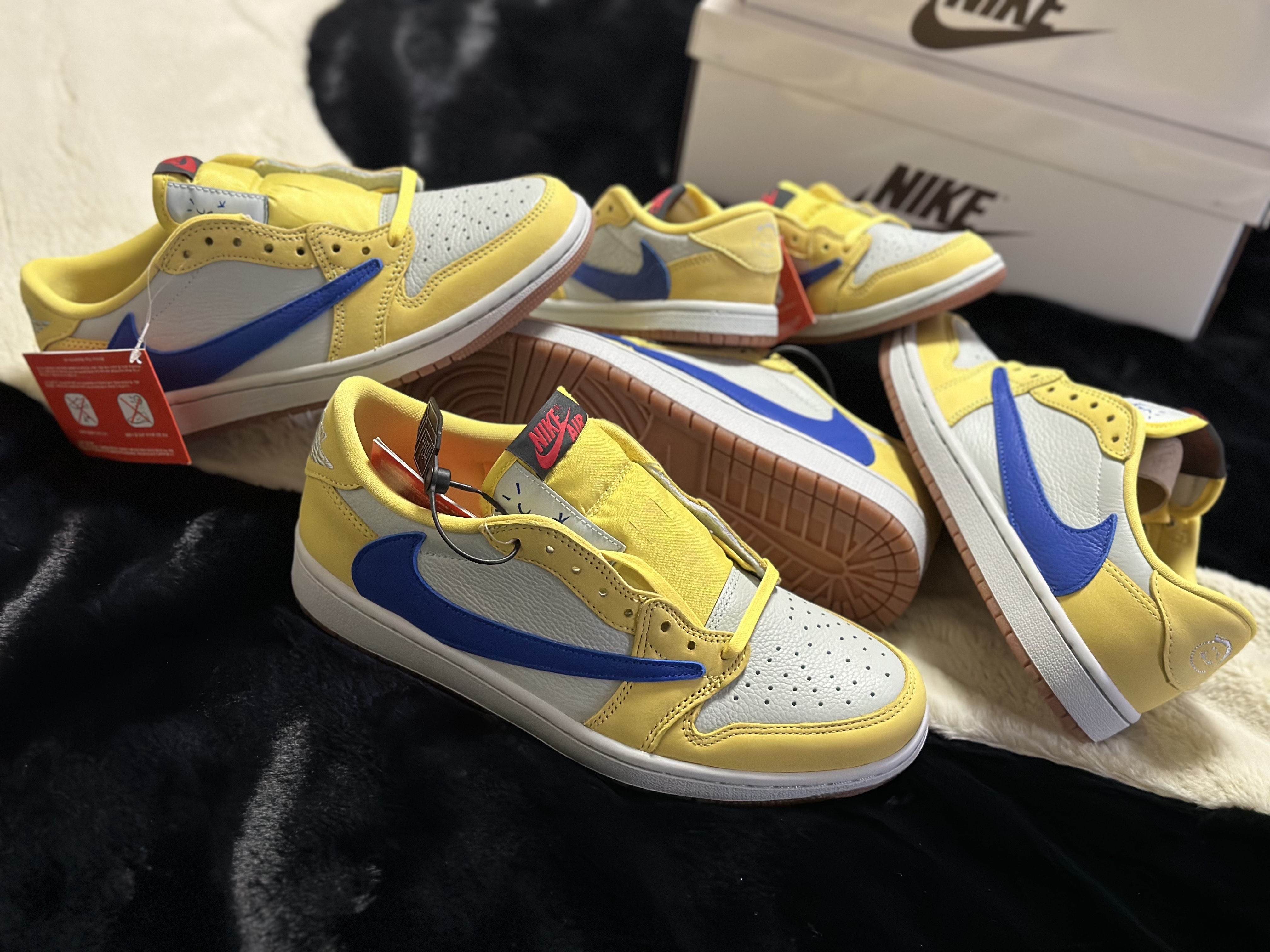(W) Jordan 1 x Travis Scott Retro Low OG SP Canary 착용 스타일 - 1
