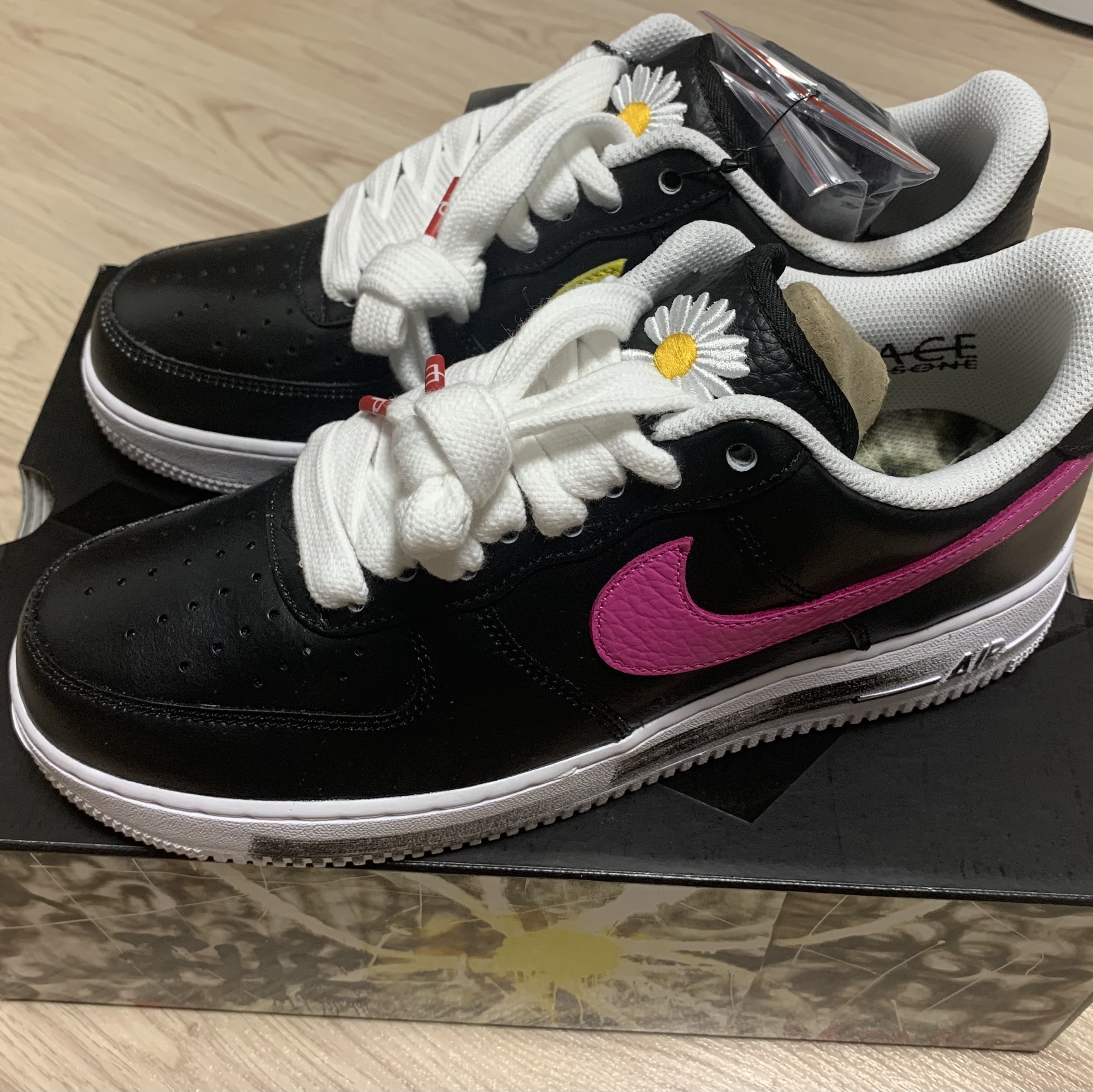 Nike x Peaceminusone Air Force 1 Low Para-Noise 3.0 Black and Multicolor 착용 스타일 - 2