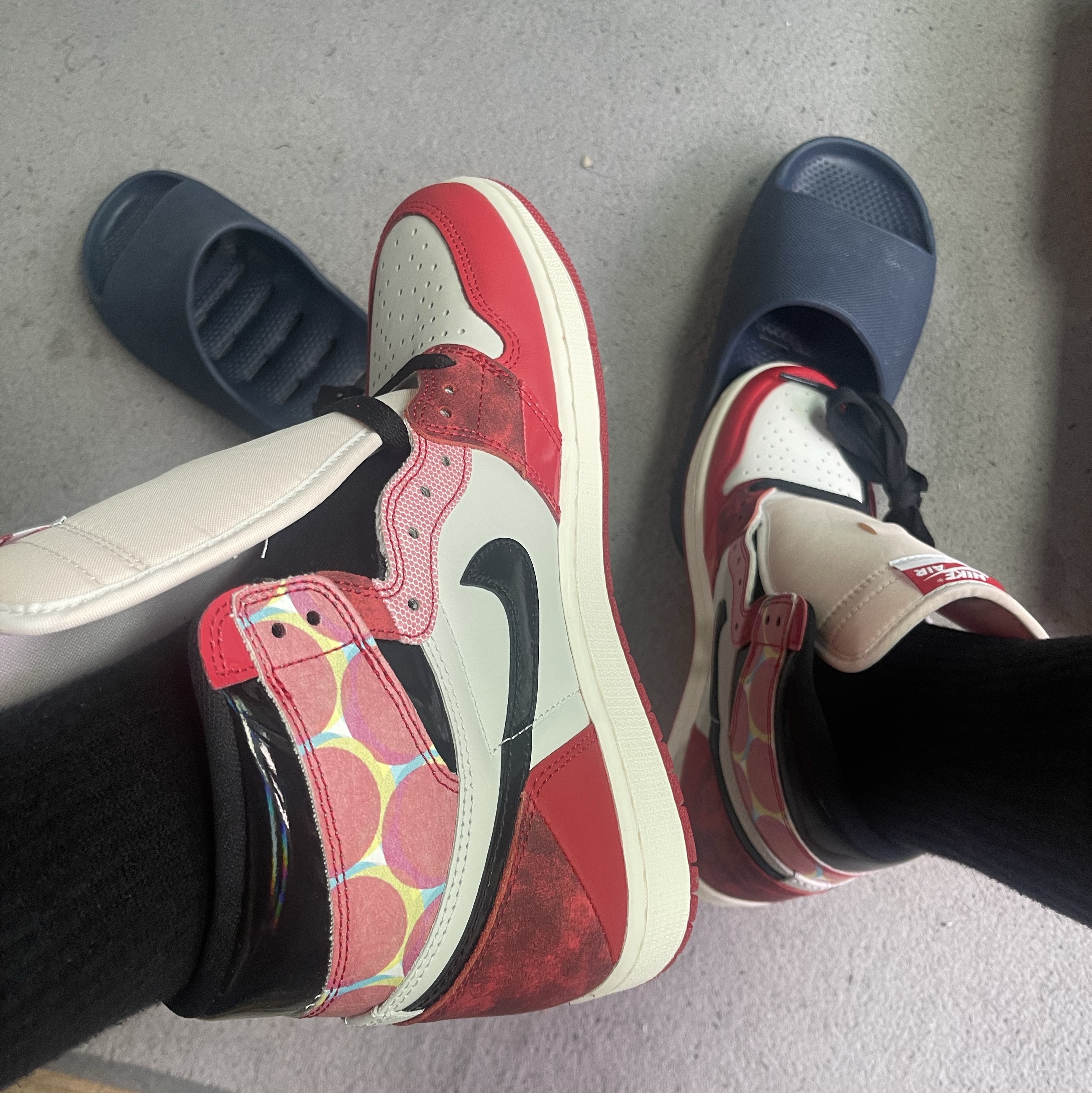 Jordan 1 Retro High Spider-Man Next Chapter, Nike Air Max 1 '86 Original Big Bubble 착용 스타일 - 2