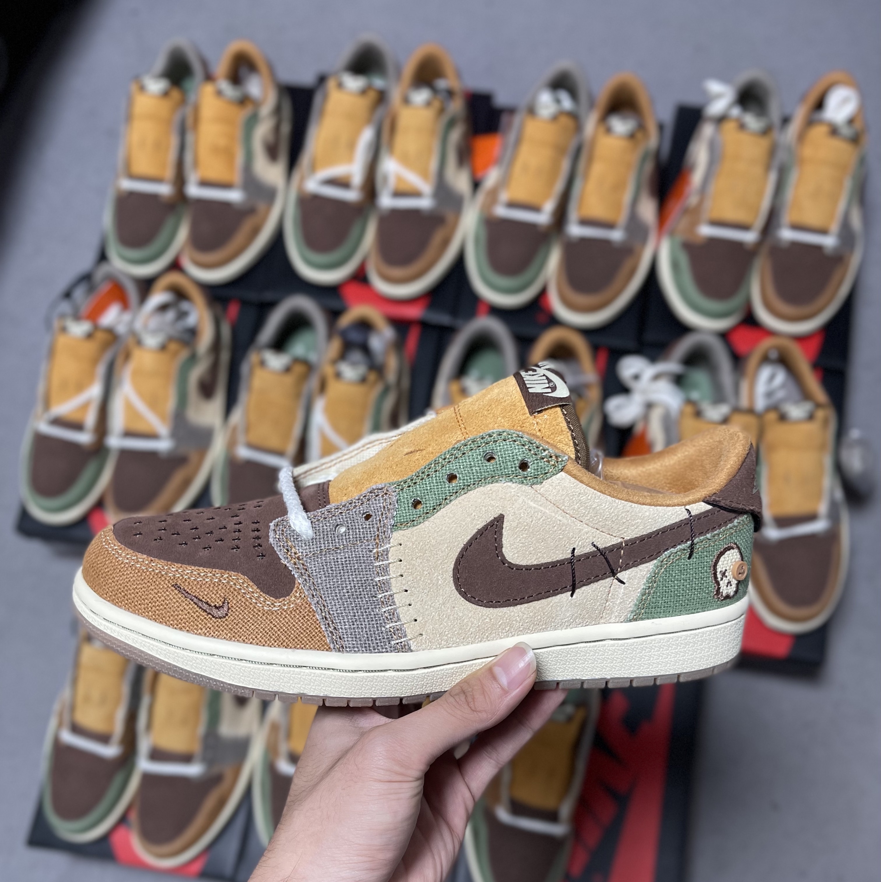 Jordan 1 x Zion Williamson Retro Low OG Flax and Oil Green 착용 스타일 - 1
