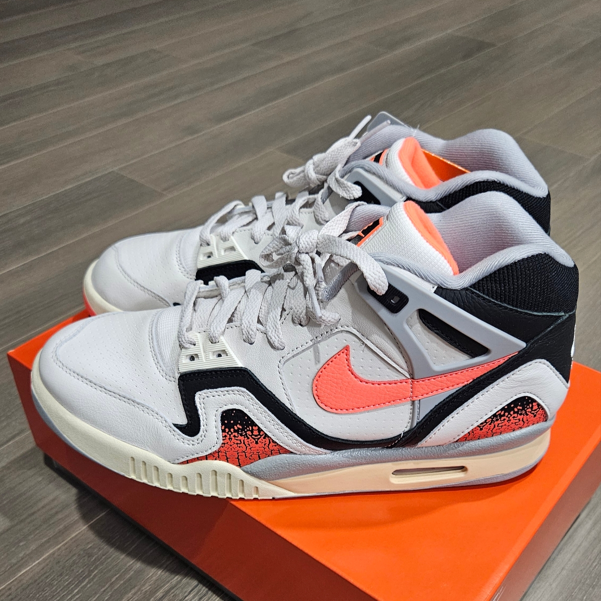 Nike Air Tech Challenge II Hot Lava 2024 착용 스타일 - 1