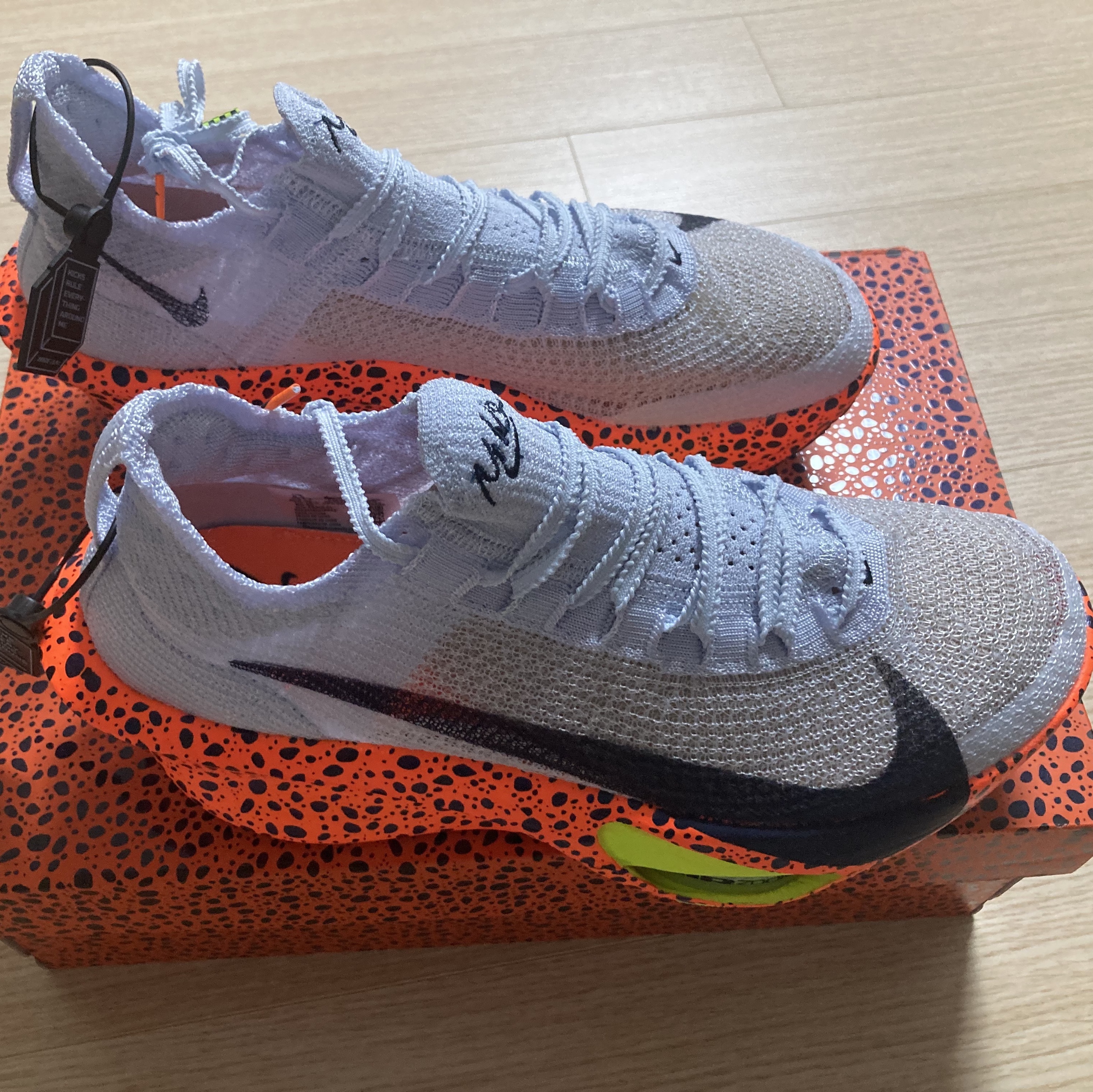 Nike Air Zoom Alphafly Next% 3 Olympic Safari, Nike Air Zoom Alphafly Next% 3 Volt 착용 스타일 - 2