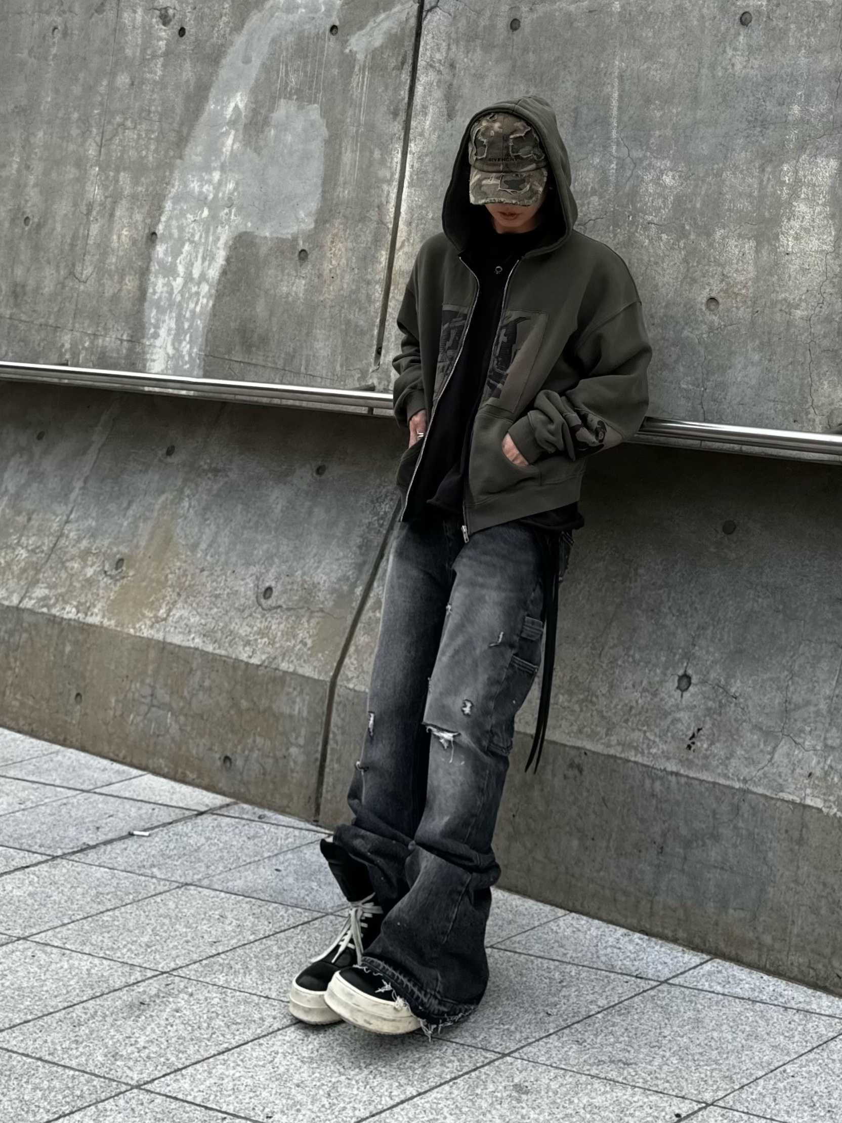 Rick Owens Mega Bumper Geobasket Black Milk 착용 스타일 - 3