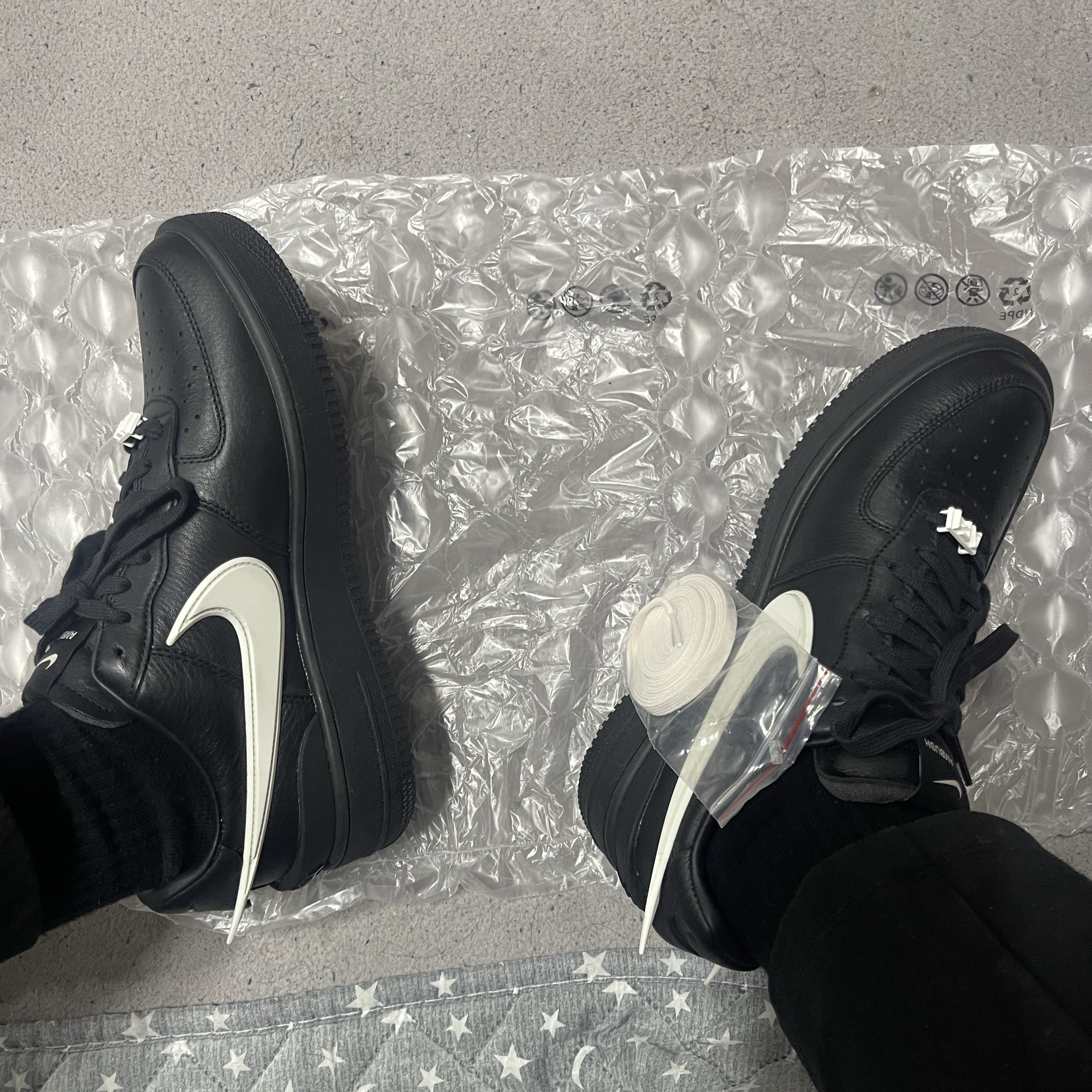 Nike x Ambush Air Force 1 Low SP Black 착용 스타일 - 2