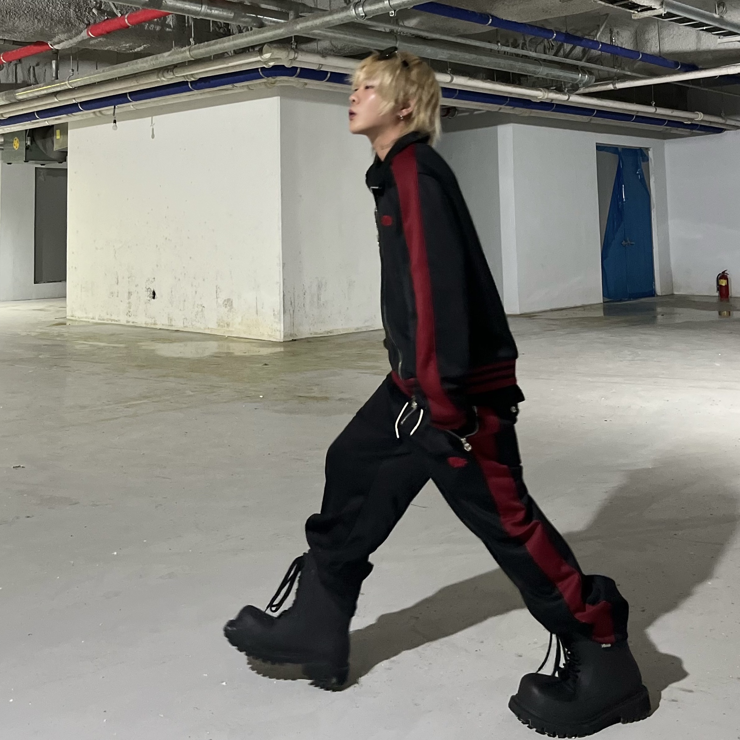Balenciaga XL Army Boots Full Eva Black 착용 스타일 - 1