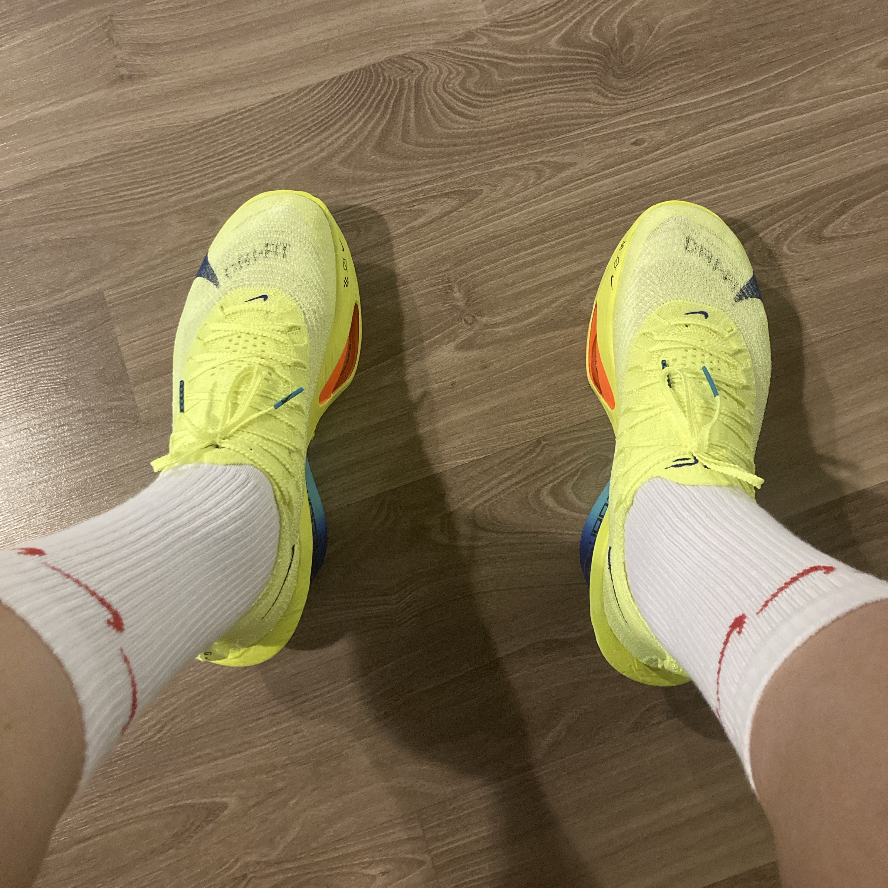 Nike Air Zoom Alphafly Next% 3 Olympic Safari, Nike Air Zoom Alphafly Next% 3 Volt 착용 스타일 - 9