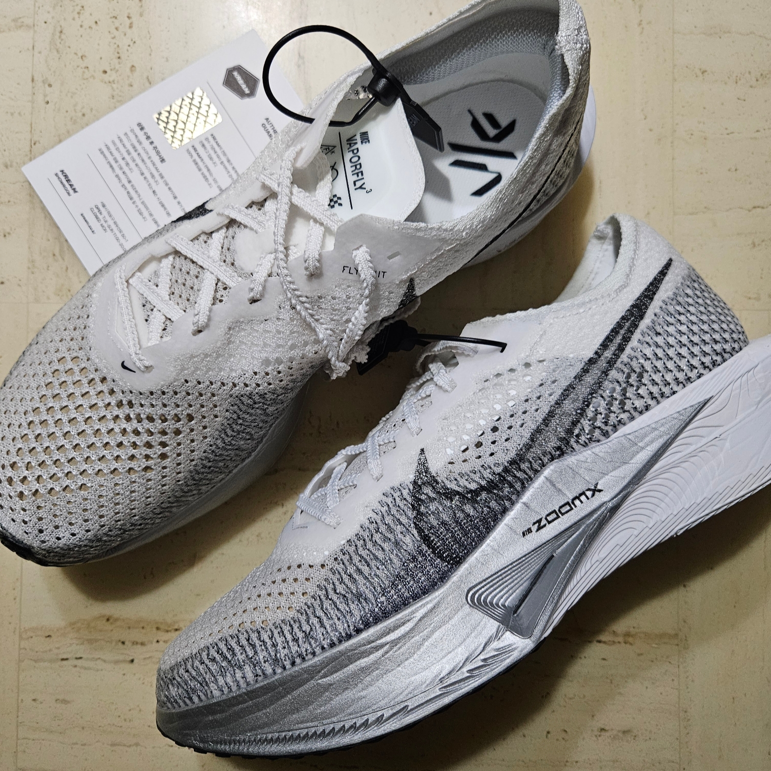 Nike ZoomX Vaporfly Next% 3 White Grey 착용 스타일