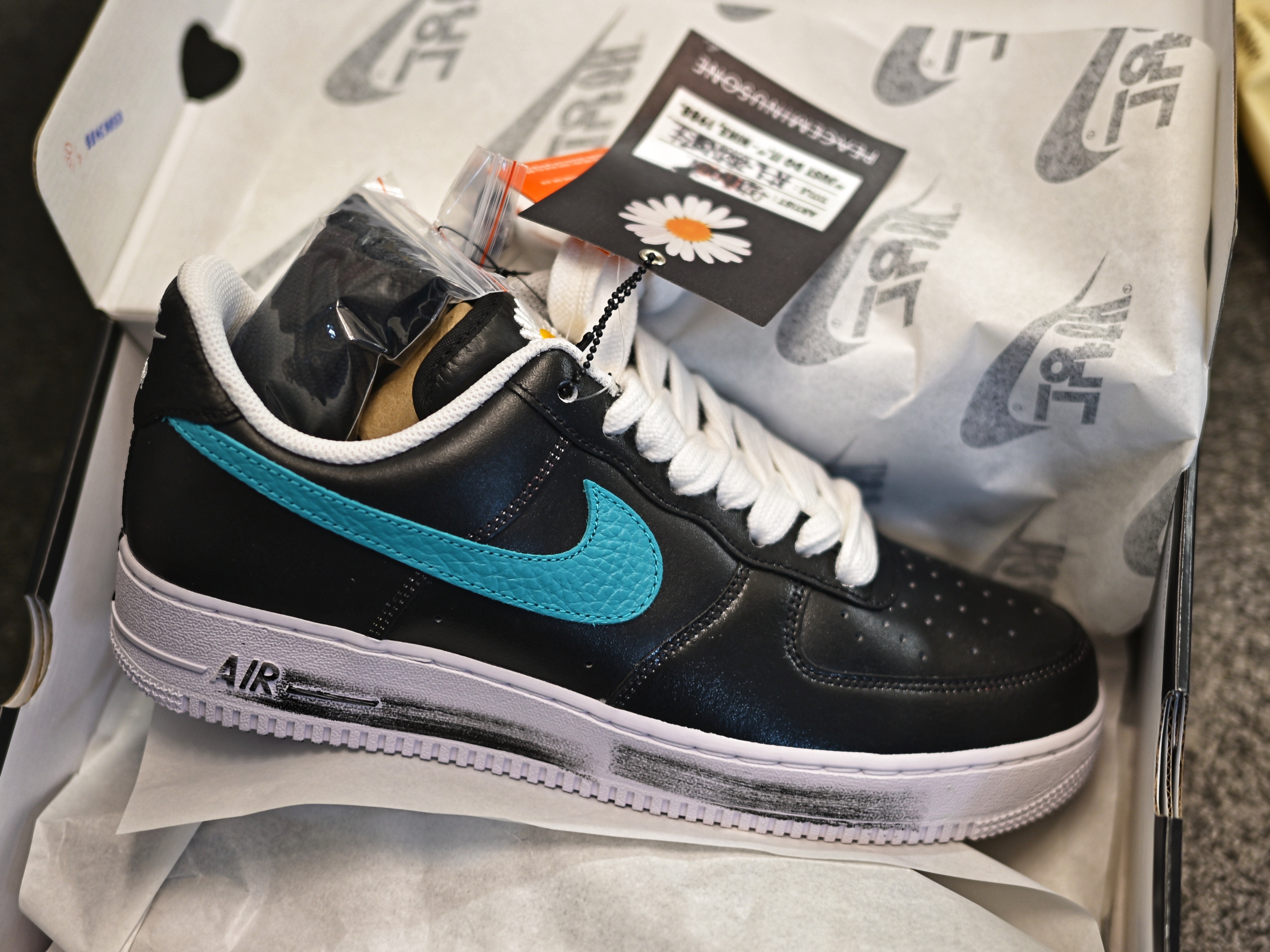 Nike x Peaceminusone Air Force 1 Low Para-Noise 3.0 Black and Multicolor 착용 스타일