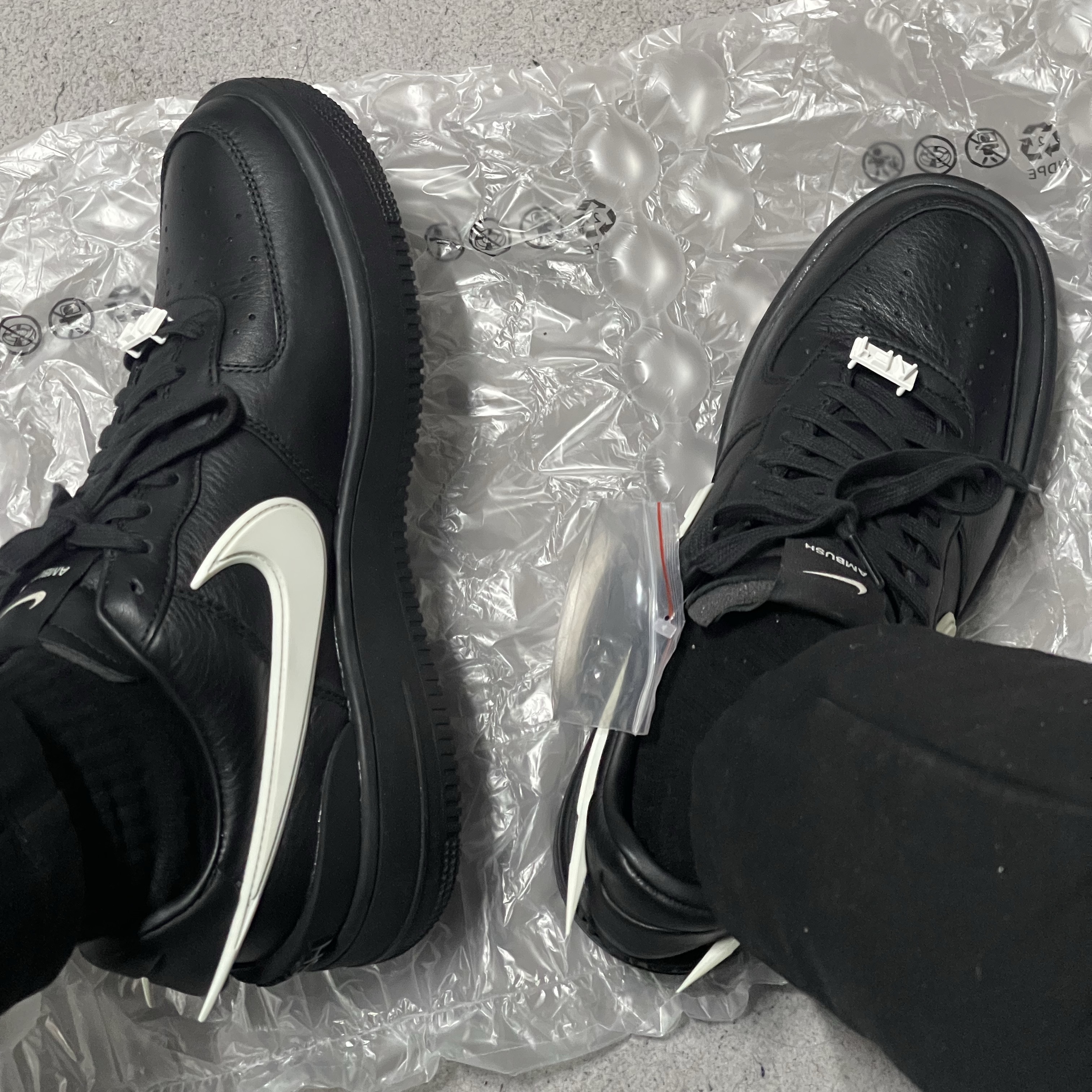 Nike x Ambush Air Force 1 Low SP Black 착용 스타일 - 1