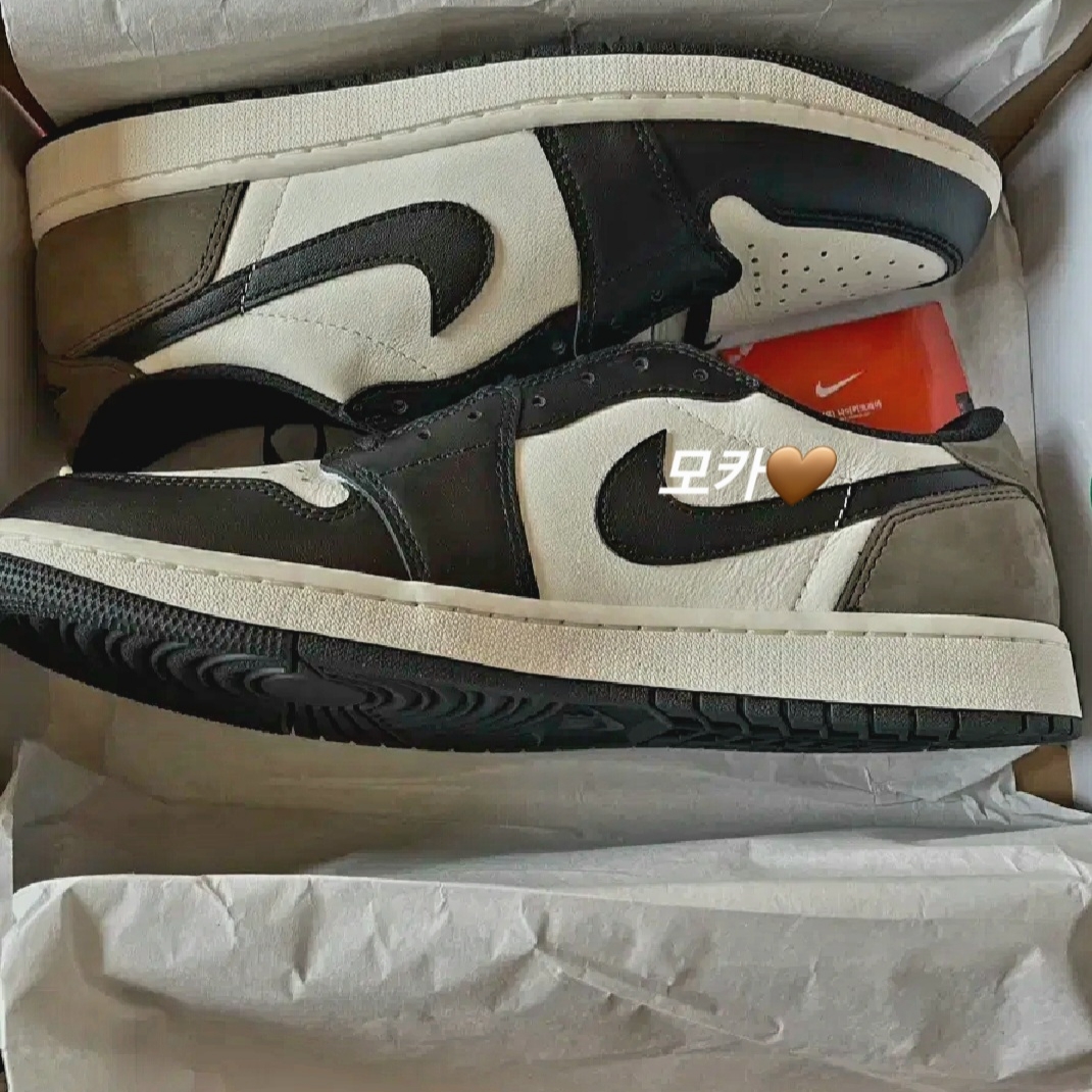 Jordan 1 Retro Low OG Mocha 착용 스타일 - 1