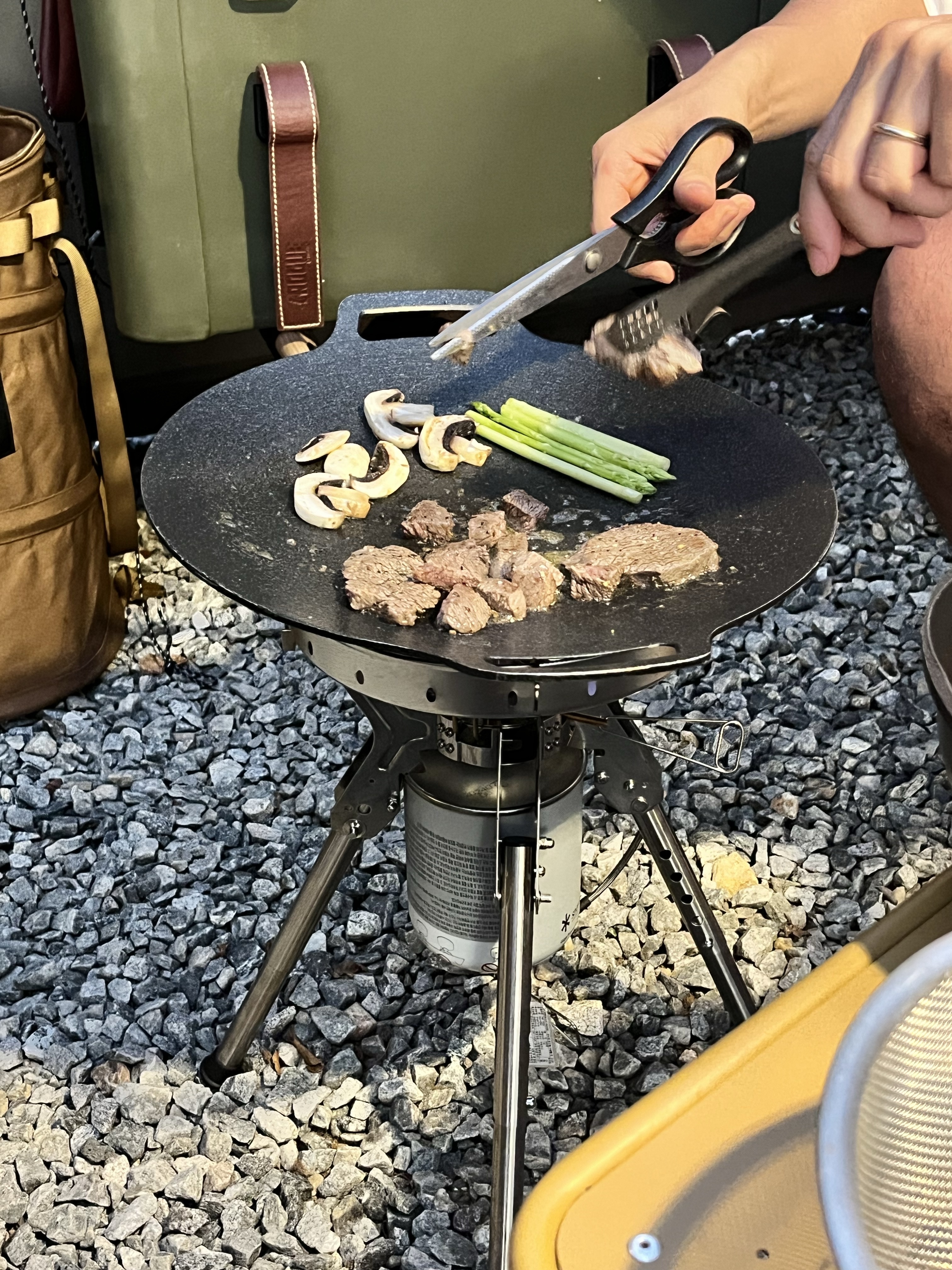 Snow Peak Giga Power Stove (Korean Ver.) 착용 스타일 - 1