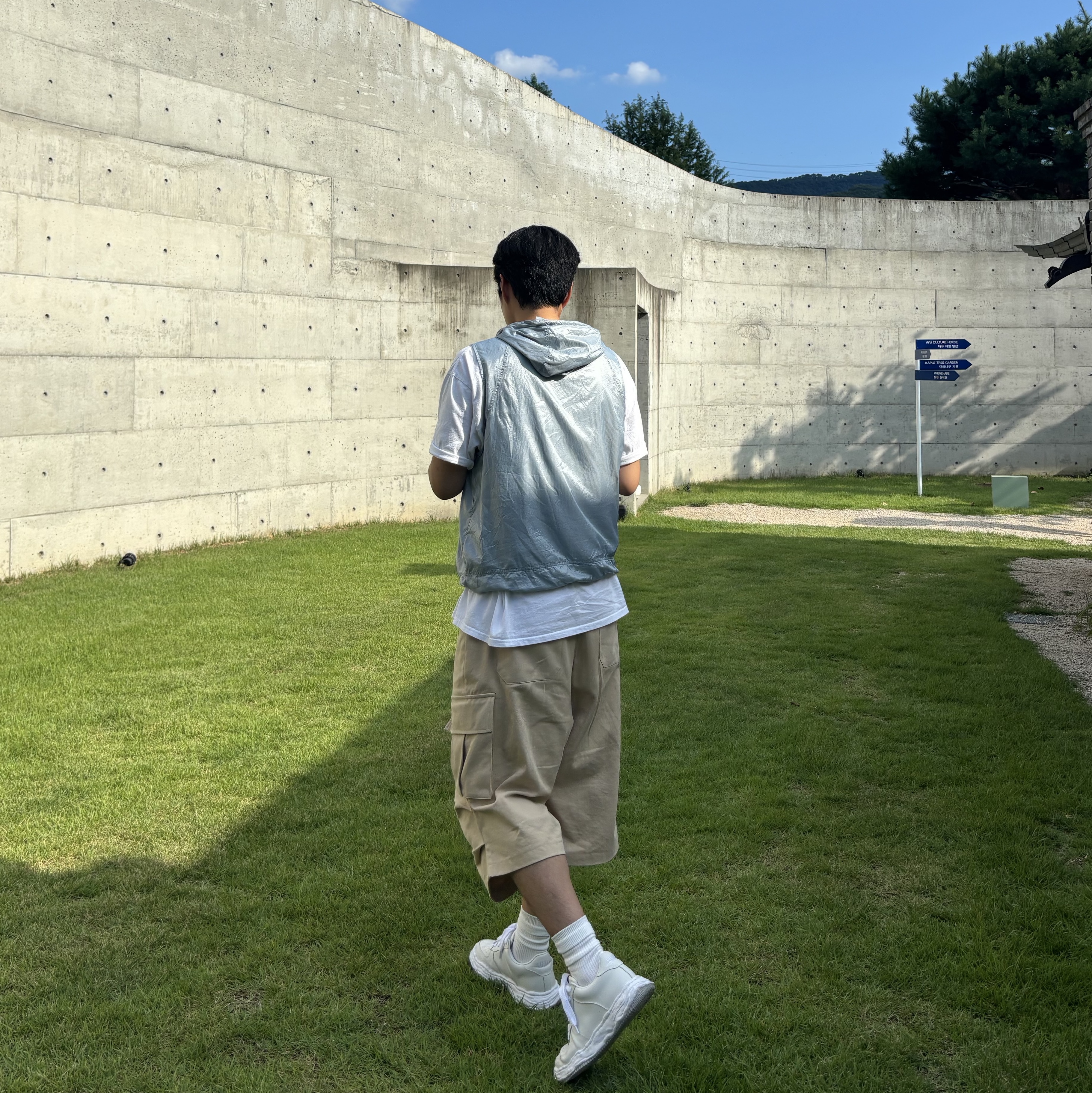 Maison Mihara Yasuhiro Wayne OG Sole Leather Low-top Sneakers White 착용 스타일
