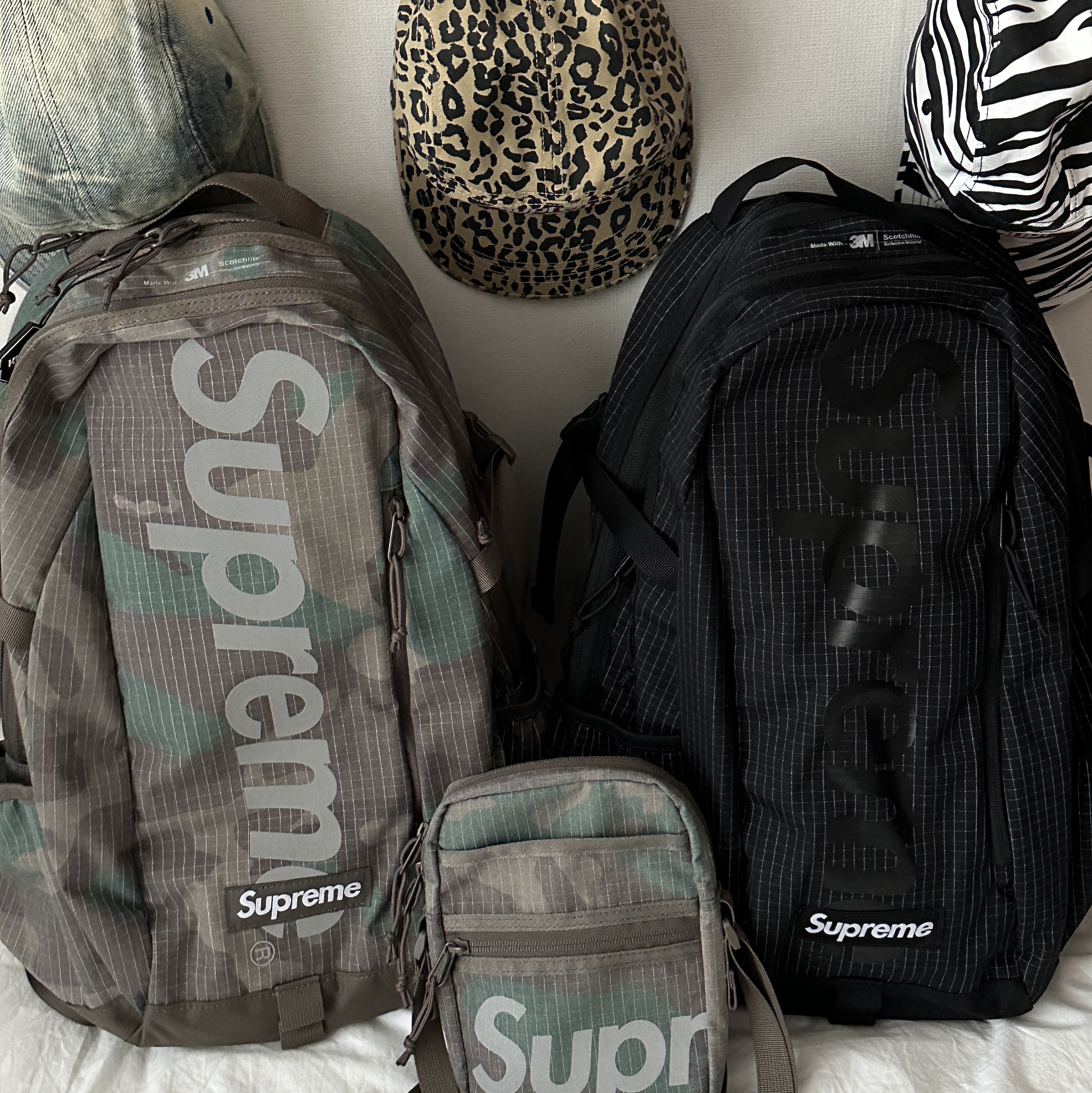 Supreme Washed Chino Twill Camp Cap Dirty Indigo - 24SS, Supreme Washed Chino Twill Camp Cap Leopard - 23FW 착용 스타일 - 1