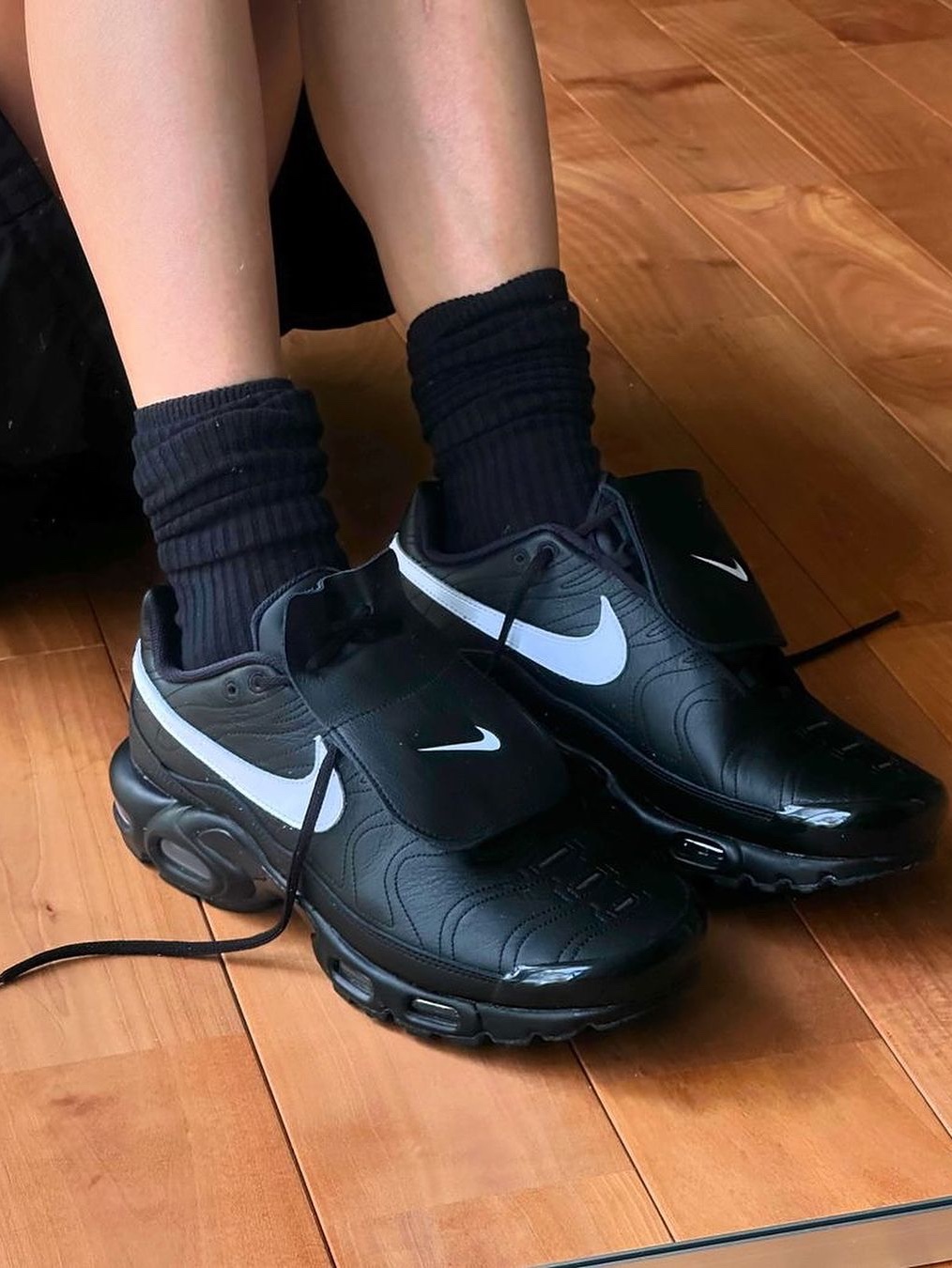 (W) Nike Air Max Plus TNPO Black 착용 스타일 - 3