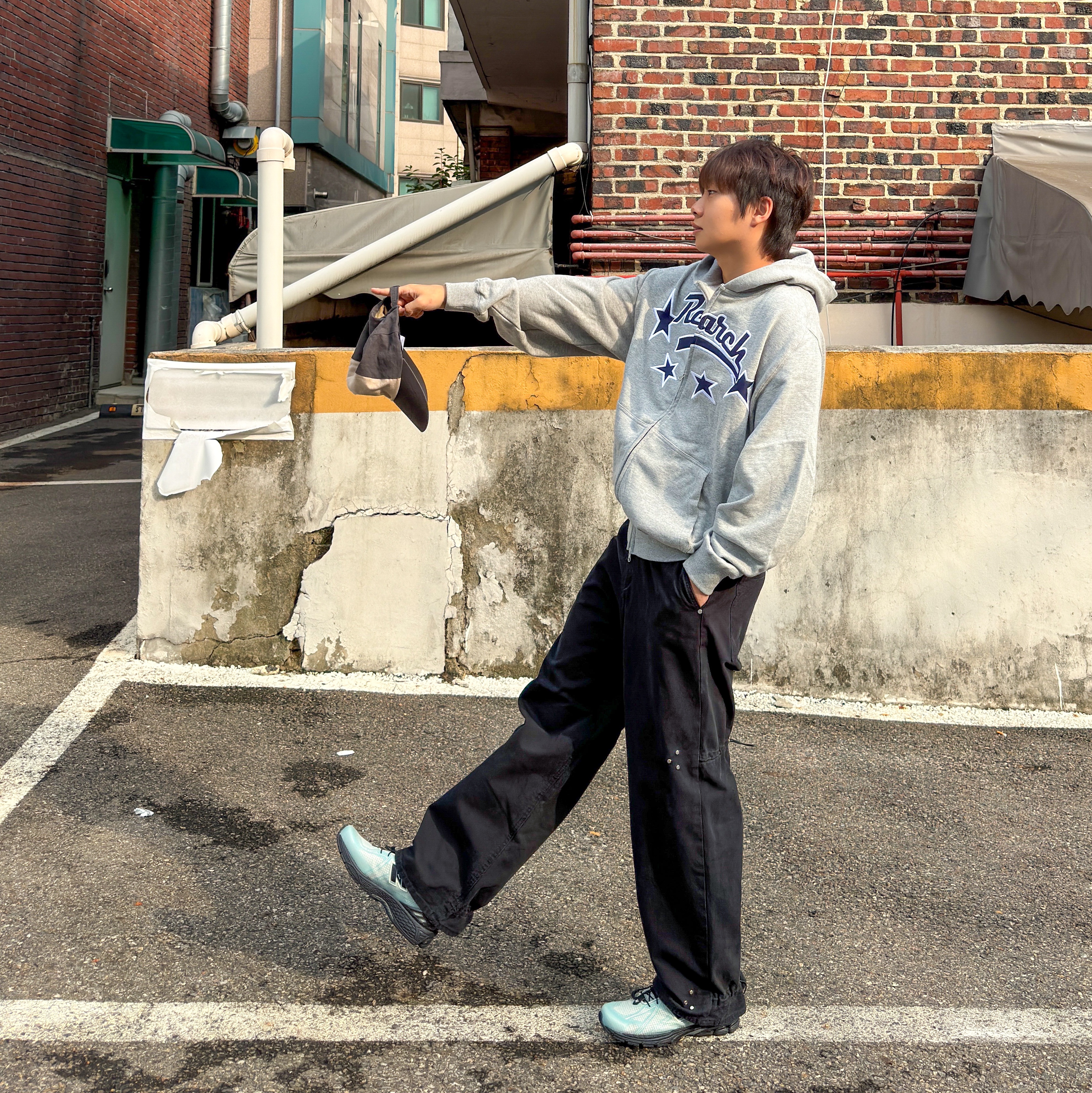 New Balance x Cayl 1906R Blue 착용 스타일 - 3