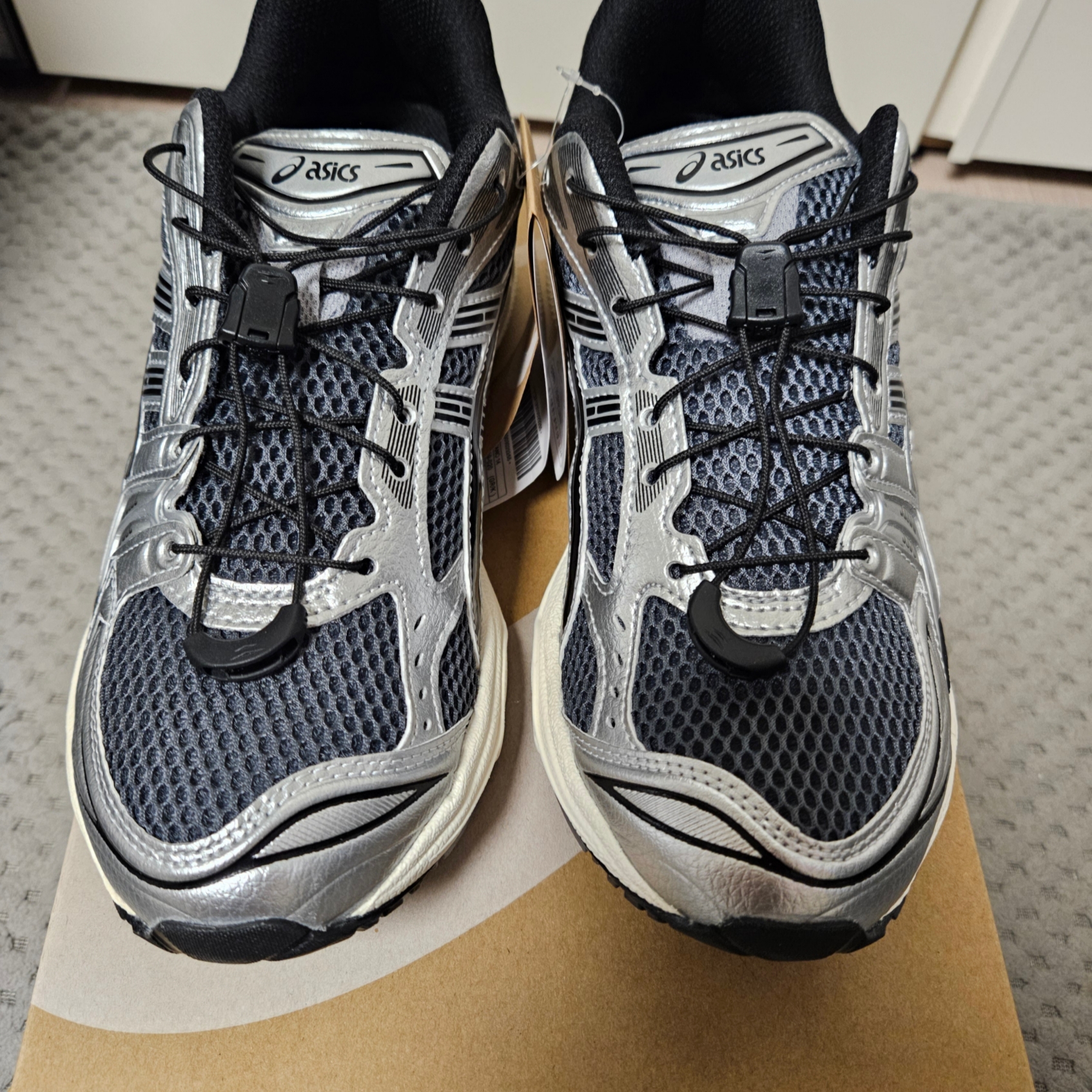 Asics Unlimited Gel-Kayano 14 Carrier Grey Black 착용 스타일 - 1