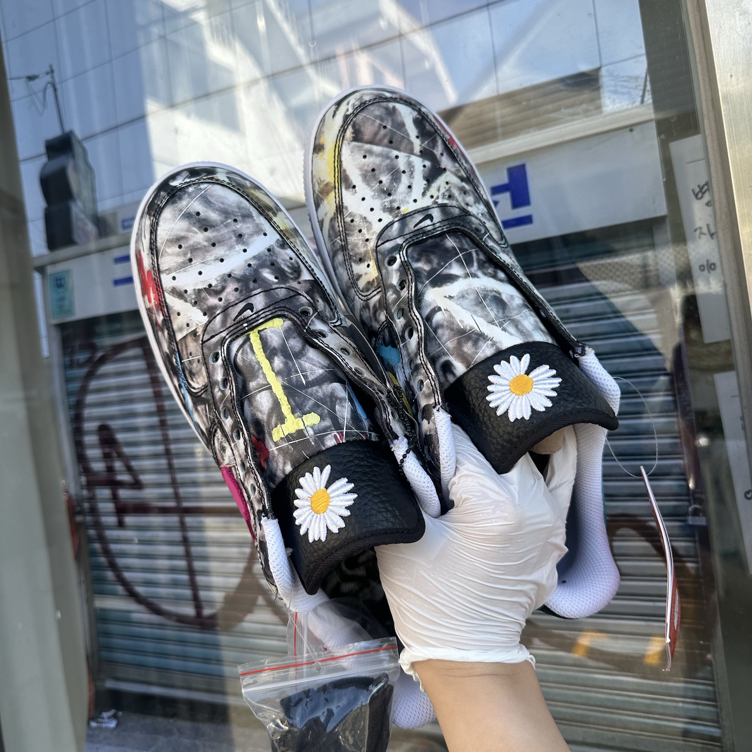 Nike x Peaceminusone Air Force 1 Low Para-Noise 3.0 Black and Multicolor 착용 스타일 - 3