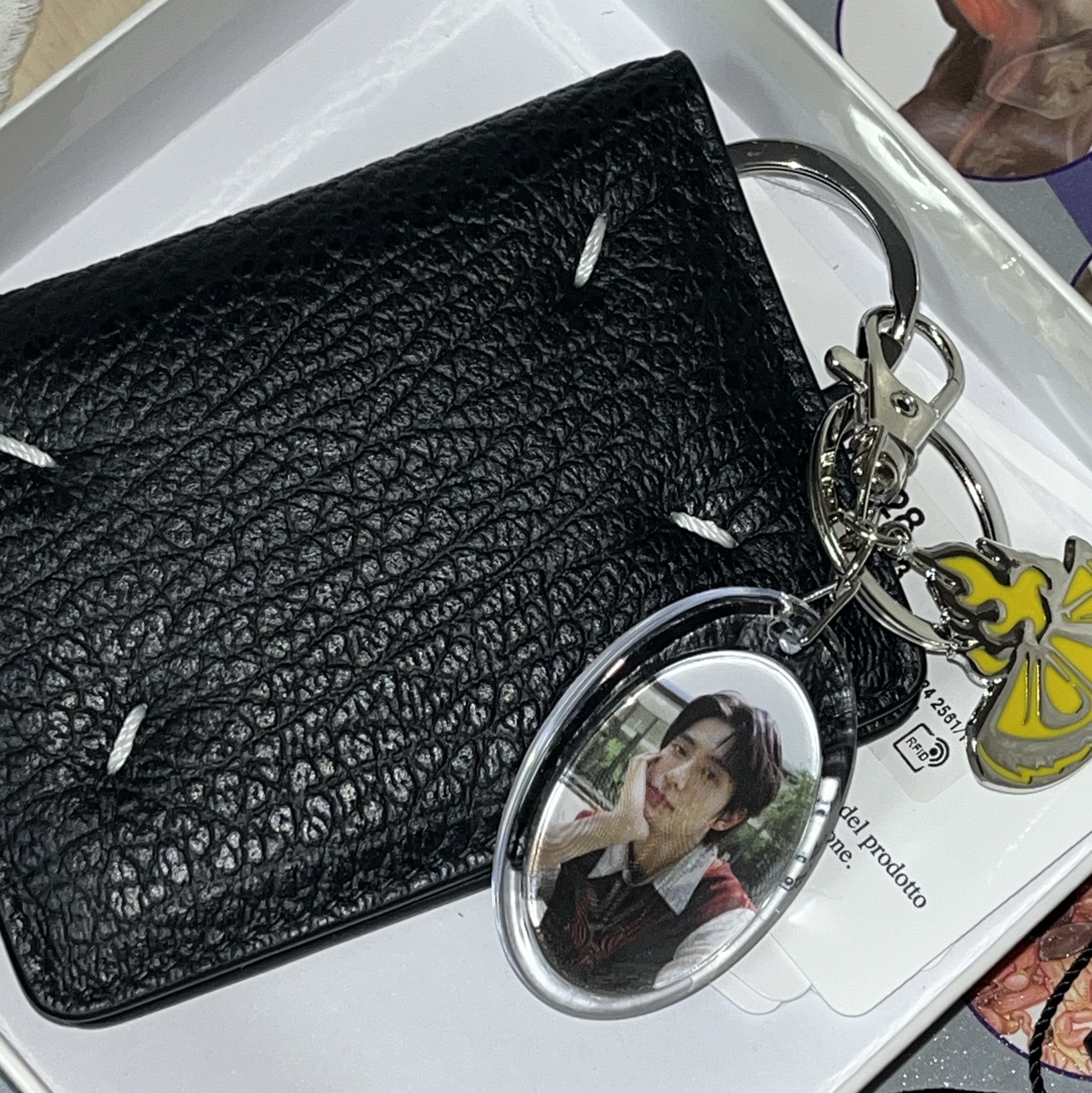 Maison Margiela Keyring Wallet Black 착용 스타일