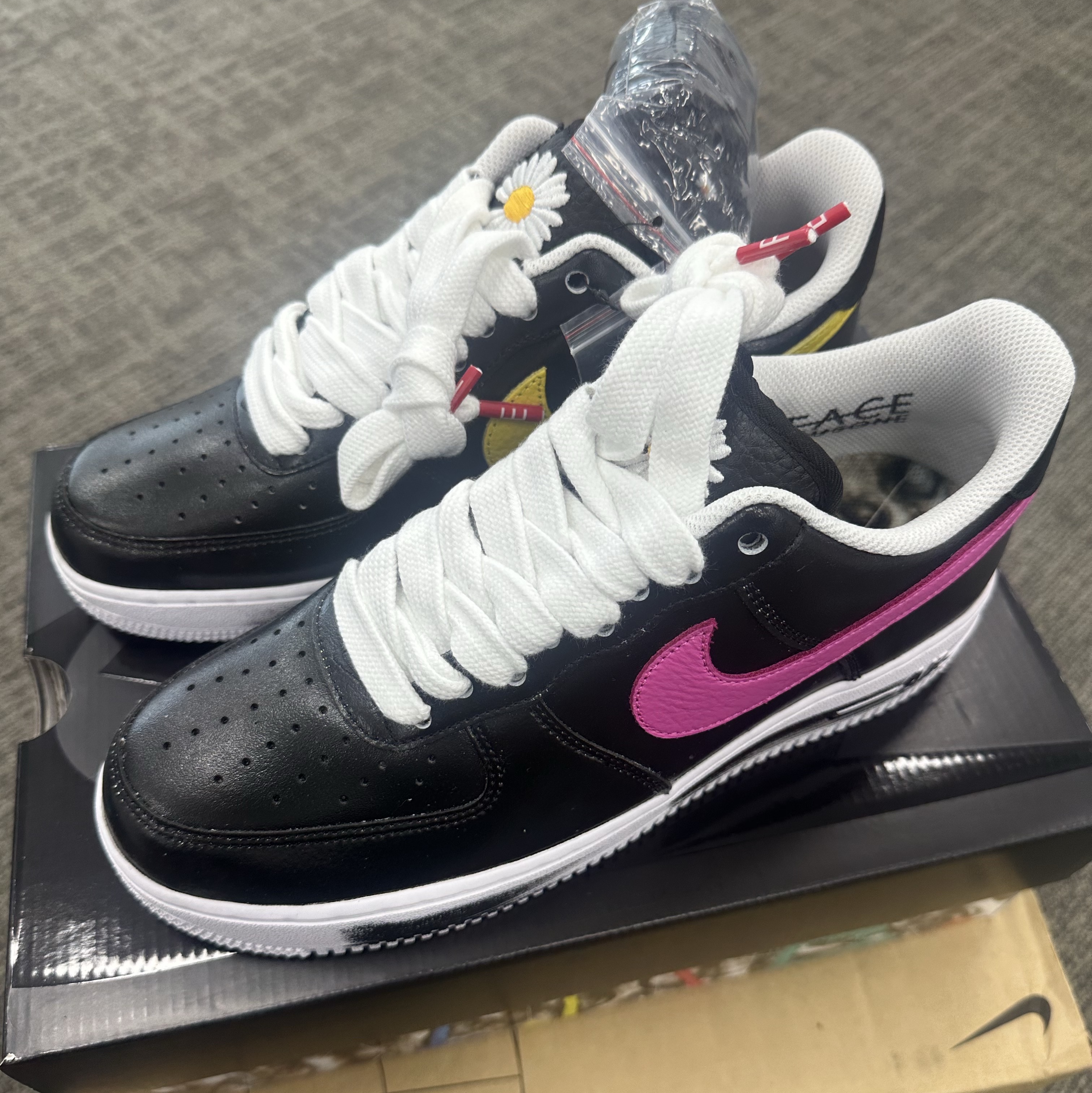 Nike x Peaceminusone Air Force 1 Low Para-Noise 3.0 Black and Multicolor 착용 스타일 - 2