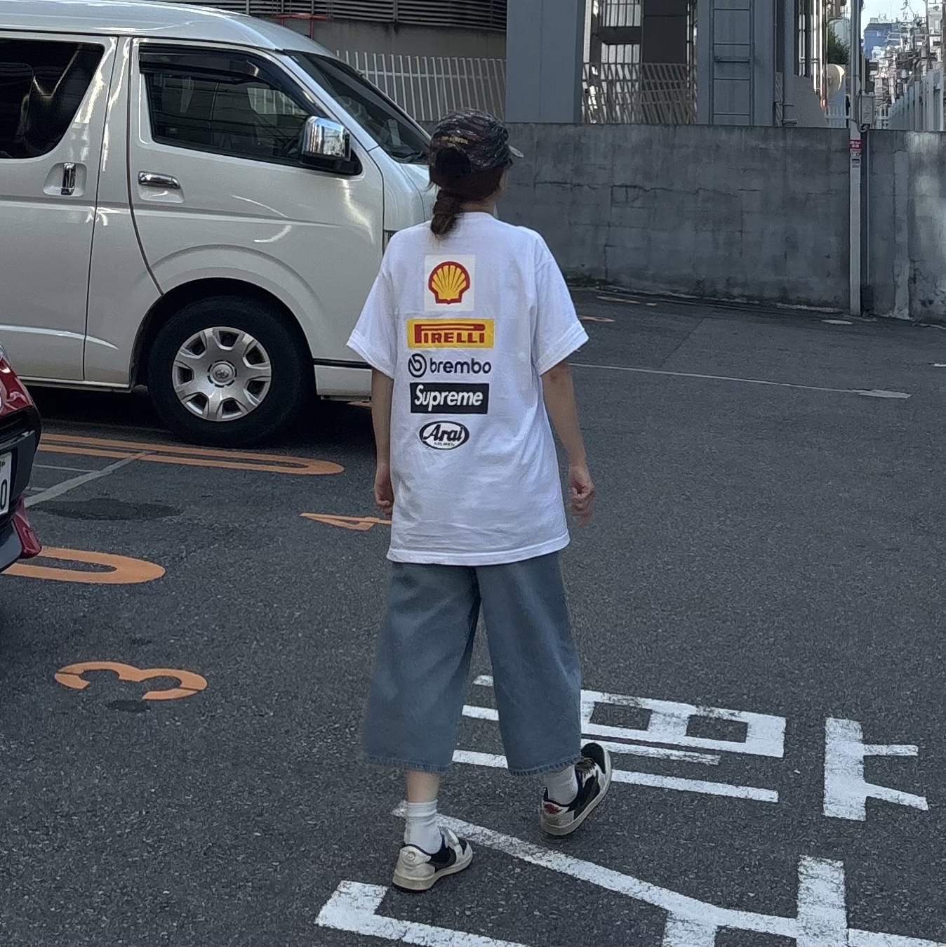 Supreme x Ducati Logos T-Shirt White - 24SS, Supreme Military Camp Cap Red Tiger - 24SS 착용 스타일 - 2
