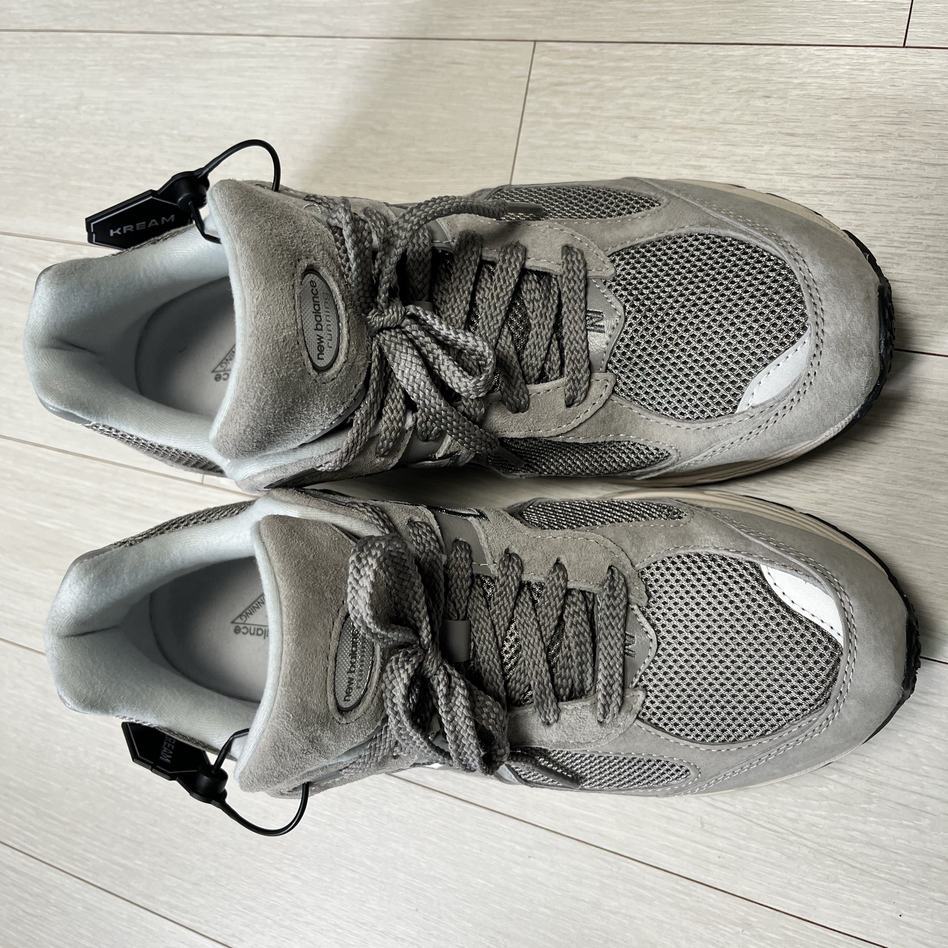 New Balance 2002R Grey 착용 스타일 - 2