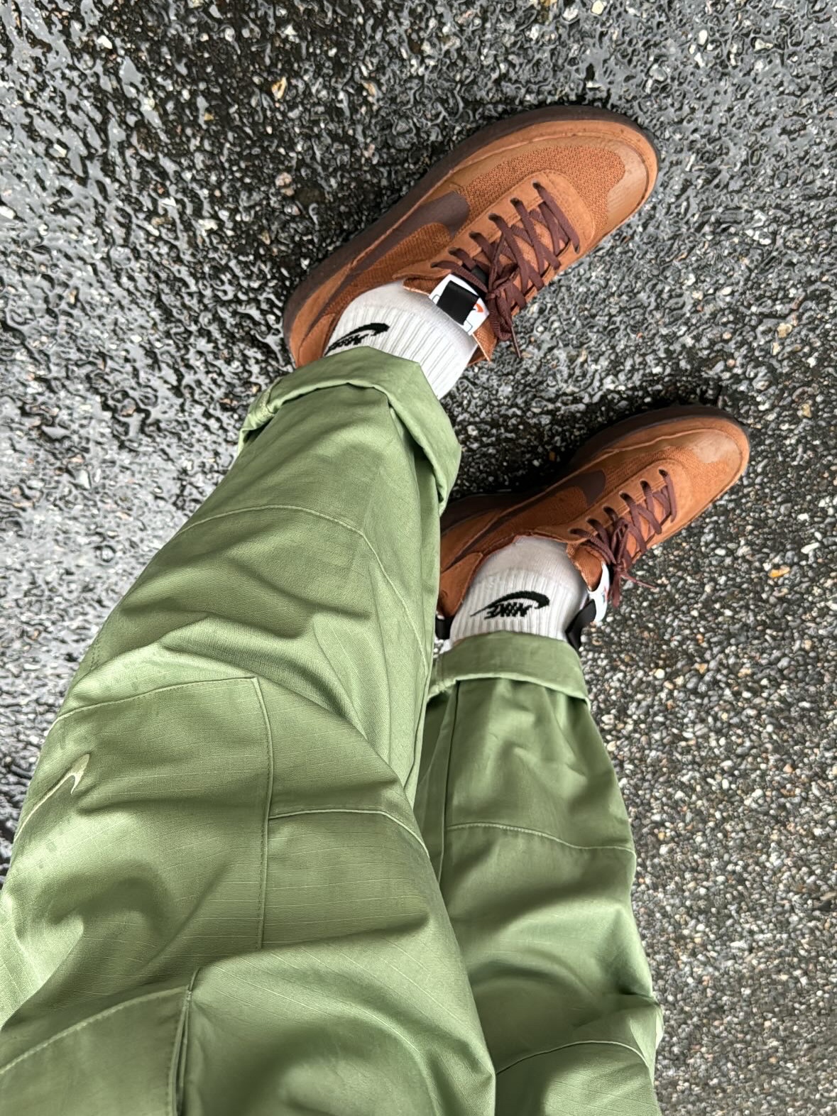 Nike x Tom Sachs General Purpose Shoe Brown, Nike Woven Cargo Pants Oil Green Sail - Asia 착용 스타일