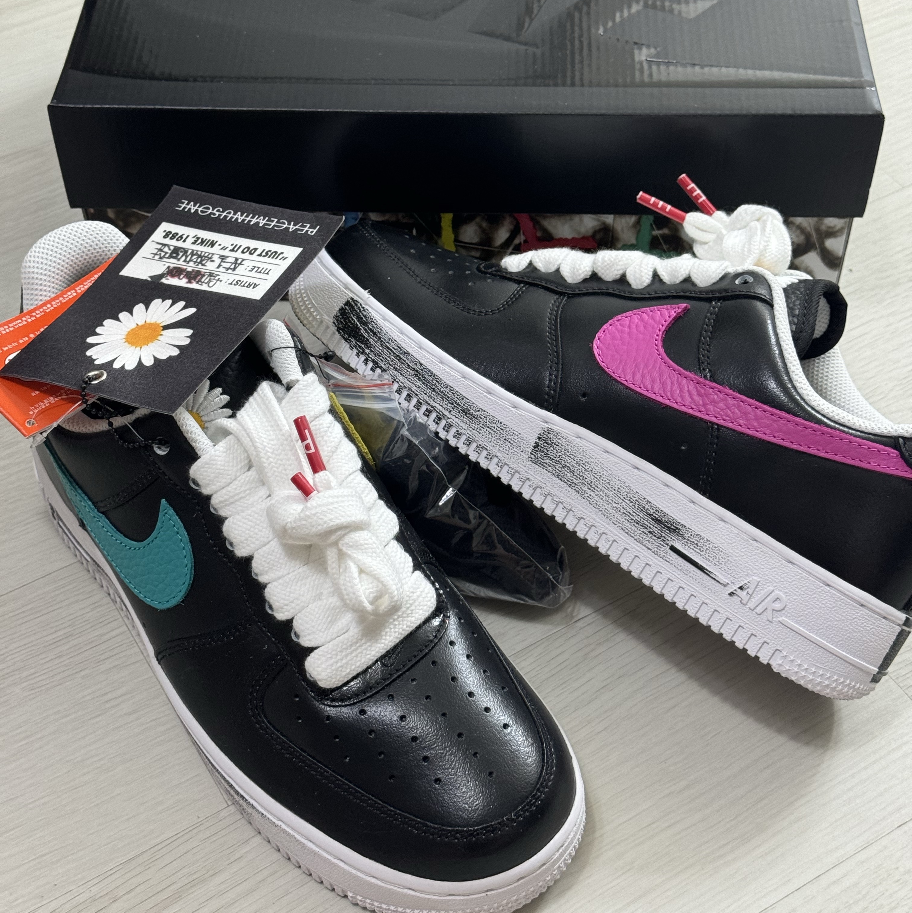 Nike x Peaceminusone Air Force 1 Low Para-Noise 3.0 Black and Multicolor 착용 스타일